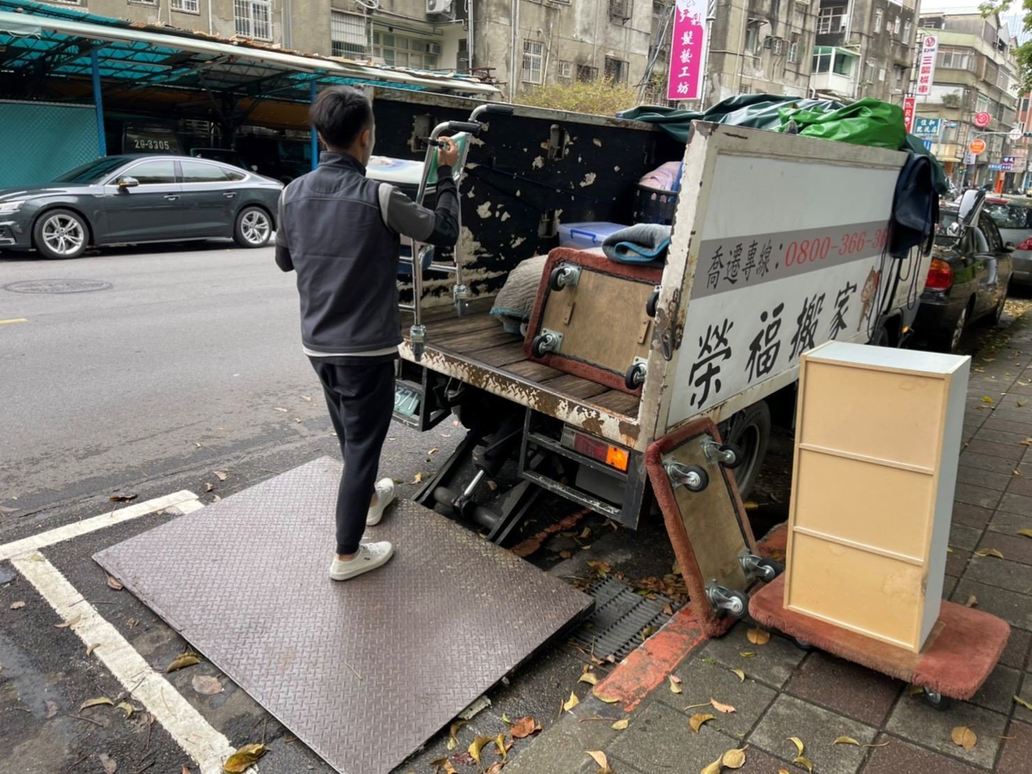 搬家公司推薦、新北搬家推薦【榮福搬家公司】南港搬家、桃園搬家公司推薦、台北搬家公司推薦、單件家具運送、搬醫療床、搬家具、冰箱搬運、基隆搬家、搬大型家電、床墊搬運、搬公司行號、家庭搬家、重物搬運、電動床搬運、搬鋼琴、醫療電動床搬運、搬工計時、搬運、人工搬運、大型家具搬運、家具拆裝、跨縣市搬家、搬家估價,針對顧客都秉持以用心實在專業搬家技巧,搬家實在用心值得您的信賴與選擇。歡迎來電咨詢02-2651-2727,榮福搬家有專員立即為您服務。 搬家公司推薦、新北搬家推薦【榮福搬家公司】南港搬家、桃園搬家公司推薦、台北搬家公司推薦、單件家具運送、搬醫療床、搬家具、冰箱搬運、基隆搬家、搬大型家電、床墊搬運、搬公司行號、家庭搬家、重物搬運、電動床搬運、搬鋼琴、醫療電動床搬運、搬工計時、搬運、人工搬運、大型家具搬運、家具拆裝、跨縣市搬家、搬家估價,針對顧客都秉持以用心實在專業搬家技巧,搬家實在用心值得您的信賴與選擇。歡迎來電咨詢02-2651-2727,榮福搬家有專員立即為您服務。