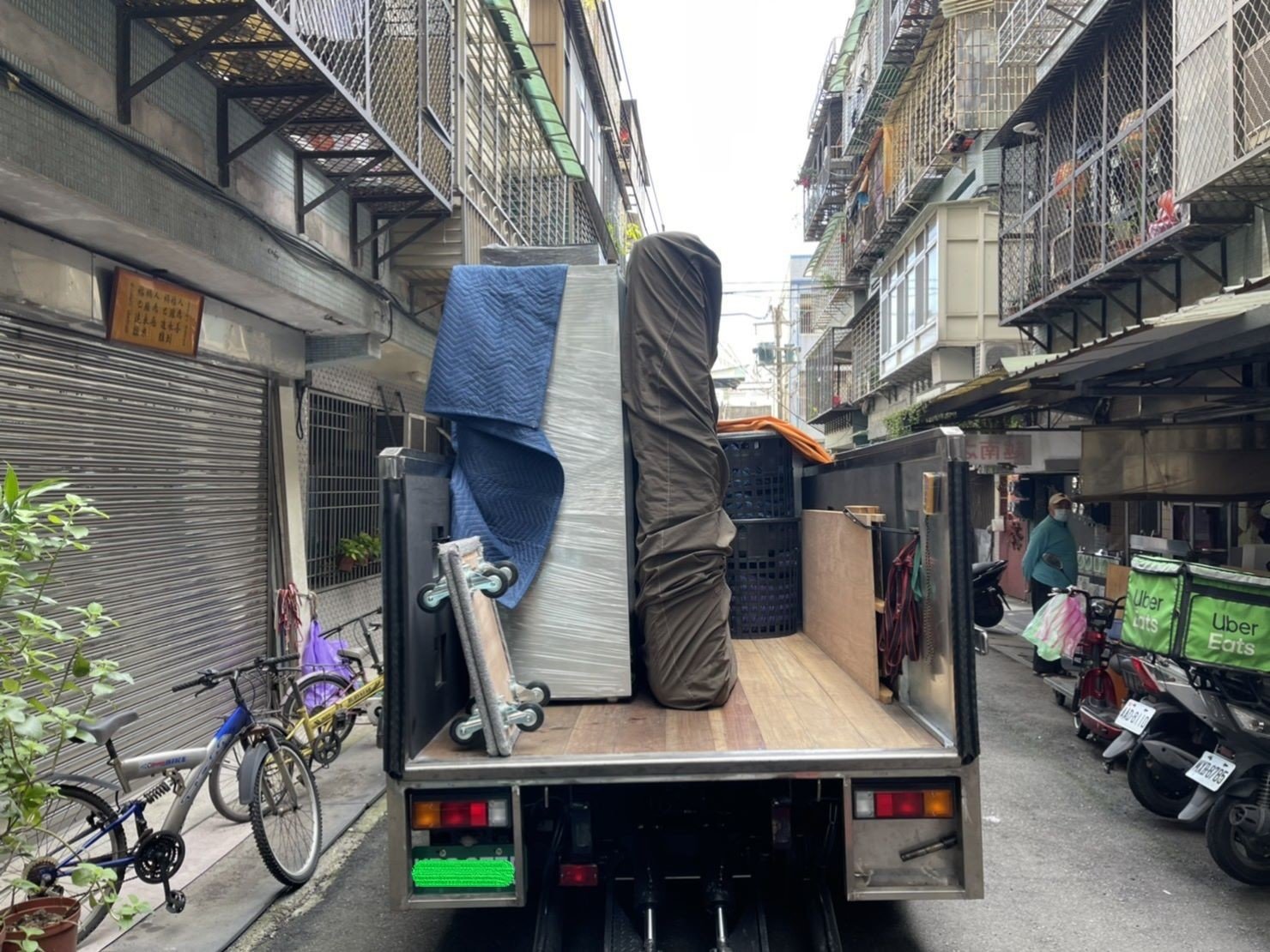 搬家公司推薦、新北搬家推薦、搬家首選【榮福搬家公司】南港搬家、桃園搬家公司推薦、台北搬家公司推薦、搬運大型家具、冰箱搬運、基隆搬家、大型家電搬運、床墊搬運、搬營業用冰箱、家庭搬家、鋼琴搬運、搬工、搬運、搬家紙箱、跨縣市搬家、搬家車、搬家估價,針對顧客都秉持以用心實在專業搬家技巧,搬家實在用心值得您的信賴與選擇。歡迎來電咨詢02-2651-2727,榮福搬家有專員立即為您服務。系統式家具拆裝找專業的榮福搬家就對了。 搬家公司推薦、新北搬家推薦、搬家首選【榮福搬家公司】南港搬家、桃園搬家公司推薦、台北搬家公司推薦、搬運大型家具、冰箱搬運、基隆搬家、大型家電搬運、床墊搬運、搬營業用冰箱、家庭搬家、鋼琴搬運、搬工、搬運、搬家紙箱、跨縣市搬家、搬家車、搬家估價,針對顧客都秉持以用心實在專業搬家技巧,搬家實在用心值得您的信賴與選擇。歡迎來電咨詢02-2651-2727,榮福搬家有專員立即為您服務。系統式家具拆裝找專業的榮福搬家就對了。