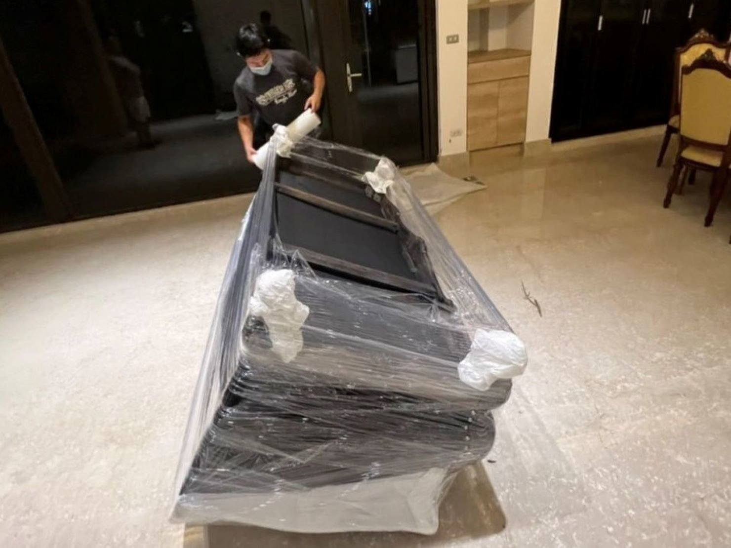 台北倉儲暫放精緻包裝∣南港倉儲暫放精緻包裝∣新北倉儲暫放精緻包裝∣雙北倉儲暫放精緻包裝∣汐止倉儲暫放精緻包裝∣中永和倉儲暫放精緻包裝∣板橋倉儲暫放精緻包裝∣五股倉儲暫放精緻包裝∣基隆倉儲暫放精緻包裝∣桃園倉儲暫放精緻包裝,精緻包裝搬運「細膩包裝、專業搬運、用心服務、以客為尊」是榮福搬家公司的宗旨與精神。歡迎立即來電02-2651-2727專人服務。 台北倉儲暫放精緻包裝∣南港倉儲暫放精緻包裝∣新北倉儲暫放精緻包裝∣雙北倉儲暫放精緻包裝∣汐止倉儲暫放精緻包裝∣中永和倉儲暫放精緻包裝∣板橋倉儲暫放精緻包裝∣五股倉儲暫放精緻包裝∣基隆倉儲暫放精緻包裝∣桃園倉儲暫放精緻包裝,精緻包裝搬運「細膩包裝、專業搬運、用心服務、以客為尊」是榮福搬家公司的宗旨與精神。歡迎立即來電02-2651-2727專人服務。