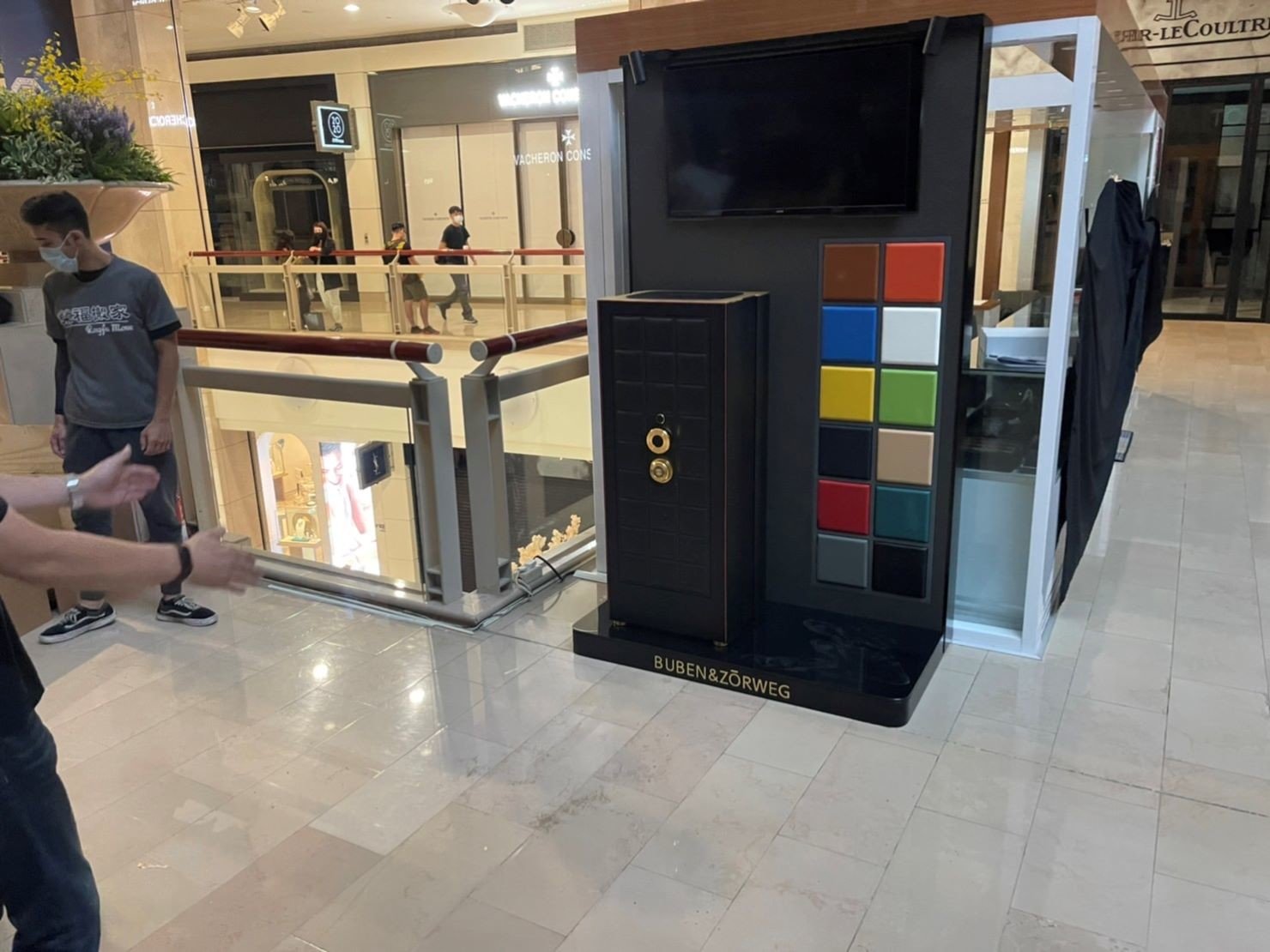 百貨公司保險箱搬運、金庫搬運,搬家公司推薦、百貨公司進撤櫃推薦【榮福搬家公司】台北百貨公司保險箱搬運、金庫、桃園百貨公司保險箱搬運、金庫、新竹百貨公司保險箱搬運、金庫、南港公司行號金庫、保險箱搬遷、桃園公司行號金庫、保險箱搬遷、新北公司行號金庫、保險箱搬遷、基隆公司行號金庫、保險箱搬遷、特殊重物保險箱、金庫搬運、保險箱、金庫搬運、公司行號搬遷、台北公司行號金庫、保險箱清運、桃園公司行號金庫、保險箱清運、新北公司行號金庫、保險箱清運、政府機關搬遷、學校單位搬遷、精緻包裝、搬家紙箱、搬鐵櫃、搬保密文件、保密文件銷毀,針對顧客都秉持以用心實在專業搬家技巧,搬家實在用心值得您的信賴與選擇。歡迎來電咨詢02-2651-2727,榮福搬家有專員立即為您服務。 百貨公司保險箱搬運、金庫搬運,搬家公司推薦、百貨公司進撤櫃推薦【榮福搬家公司】台北百貨公司保險箱搬運、金庫、桃園百貨公司保險箱搬運、金庫、新竹百貨公司保險箱搬運、金庫、南港公司行號金庫、保險箱搬遷、桃園公司行號金庫、保險箱搬遷、新北公司行號金庫、保險箱搬遷、基隆公司行號金庫、保險箱搬遷、特殊重物保險箱、金庫搬運、保險箱、金庫搬運、公司行號搬遷、台北公司行號金庫、保險箱清運、桃園公司行號金庫、保險箱清運、新北公司行號金庫、保險箱清運、政府機關搬遷、學校單位搬遷、精緻包裝、搬家紙箱、搬鐵櫃、搬保密文件、保密文件銷毀,針對顧客都秉持以用心實在專業搬家技巧,搬家實在用心值得您的信賴與選擇。歡迎來電咨詢02-2651-2727,榮福搬家有專員立即為您服務。