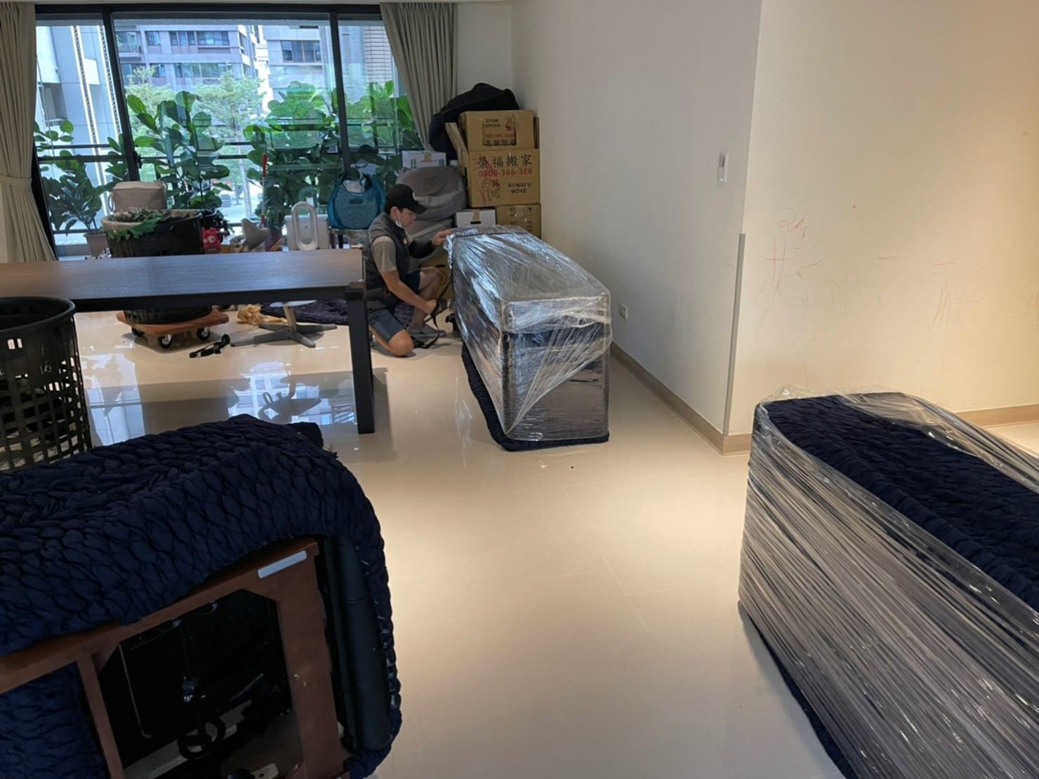 搬家公司推薦、台北搬家公司推薦【榮福搬家公司】南港搬家、桃園搬家公司推薦、新北搬家推薦、搬家具、冰箱搬運、基隆搬家、搬大型家電、床墊搬運、搬公司行號、家庭搬家、搬鋼琴、搬家首選、搬家達人、大型家具搬運、搬工、搬運、搬家紙箱、大型家具搬運、跨縣市搬家、單件家具運送、搬家車、搬家估價,針對顧客都秉持以用心實在專業搬家技巧,搬家實在用心值得您的信賴與選擇。歡迎來電咨詢02-2651-2727,榮福搬家有專員立即為您服務。 搬家公司推薦、台北搬家公司推薦【榮福搬家公司】南港搬家、桃園搬家公司推薦、新北搬家推薦、搬家具、冰箱搬運、基隆搬家、搬大型家電、床墊搬運、搬公司行號、家庭搬家、搬鋼琴、搬家首選、搬家達人、大型家具搬運、搬工、搬運、搬家紙箱、大型家具搬運、跨縣市搬家、單件家具運送、搬家車、搬家估價,針對顧客都秉持以用心實在專業搬家技巧,搬家實在用心值得您的信賴與選擇。歡迎來電咨詢02-2651-2727,榮福搬家有專員立即為您服務。
