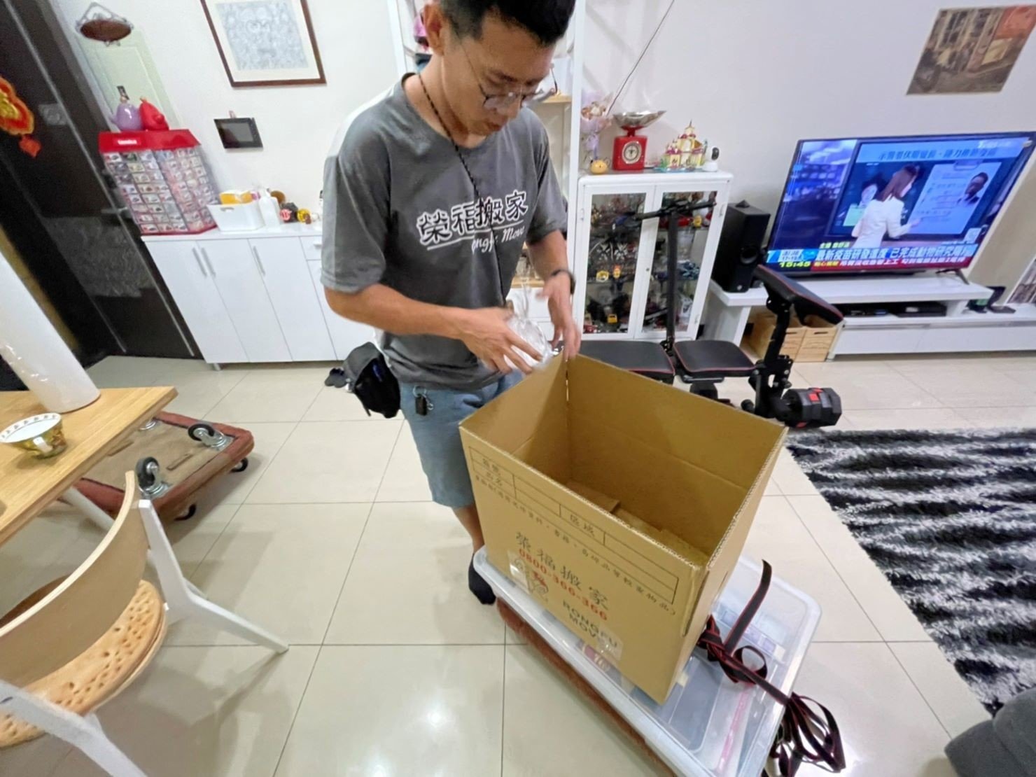 搬家公司推薦、新北搬家公司推薦【榮福搬家公司】精緻包裝搬運「細膩包裝、專業搬運、用心服務、以客為尊」是榮福搬家公司的宗旨與精神:搬家首選、南港搬家、桃園搬家公司推薦、台北搬家公司推薦、精緻搬家、精緻包裝、搬家達人、搬家具、冰箱搬運、基隆搬家、搬家電、床墊搬運、跨縣市搬家、家庭搬家、鋼琴搬運、搬工計時、搬運、搬家紙箱、搬家打包材料,針對顧客都秉持以用心實在專業搬家技巧,搬家實在用心值得您的信賴與選擇。歡迎來電咨詢02-2651-2727,榮福搬家有專員立即為您服務。 搬家公司推薦、新北搬家公司推薦【榮福搬家公司】精緻包裝搬運「細膩包裝、專業搬運、用心服務、以客為尊」是榮福搬家公司的宗旨與精神:搬家首選、南港搬家、桃園搬家公司推薦、台北搬家公司推薦、精緻搬家、精緻包裝、搬家達人、搬家具、冰箱搬運、基隆搬家、搬家電、床墊搬運、跨縣市搬家、家庭搬家、鋼琴搬運、搬工計時、搬運、搬家紙箱、搬家打包材料,針對顧客都秉持以用心實在專業搬家技巧,搬家實在用心值得您的信賴與選擇。歡迎來電咨詢02-2651-2727,榮福搬家有專員立即為您服務。
