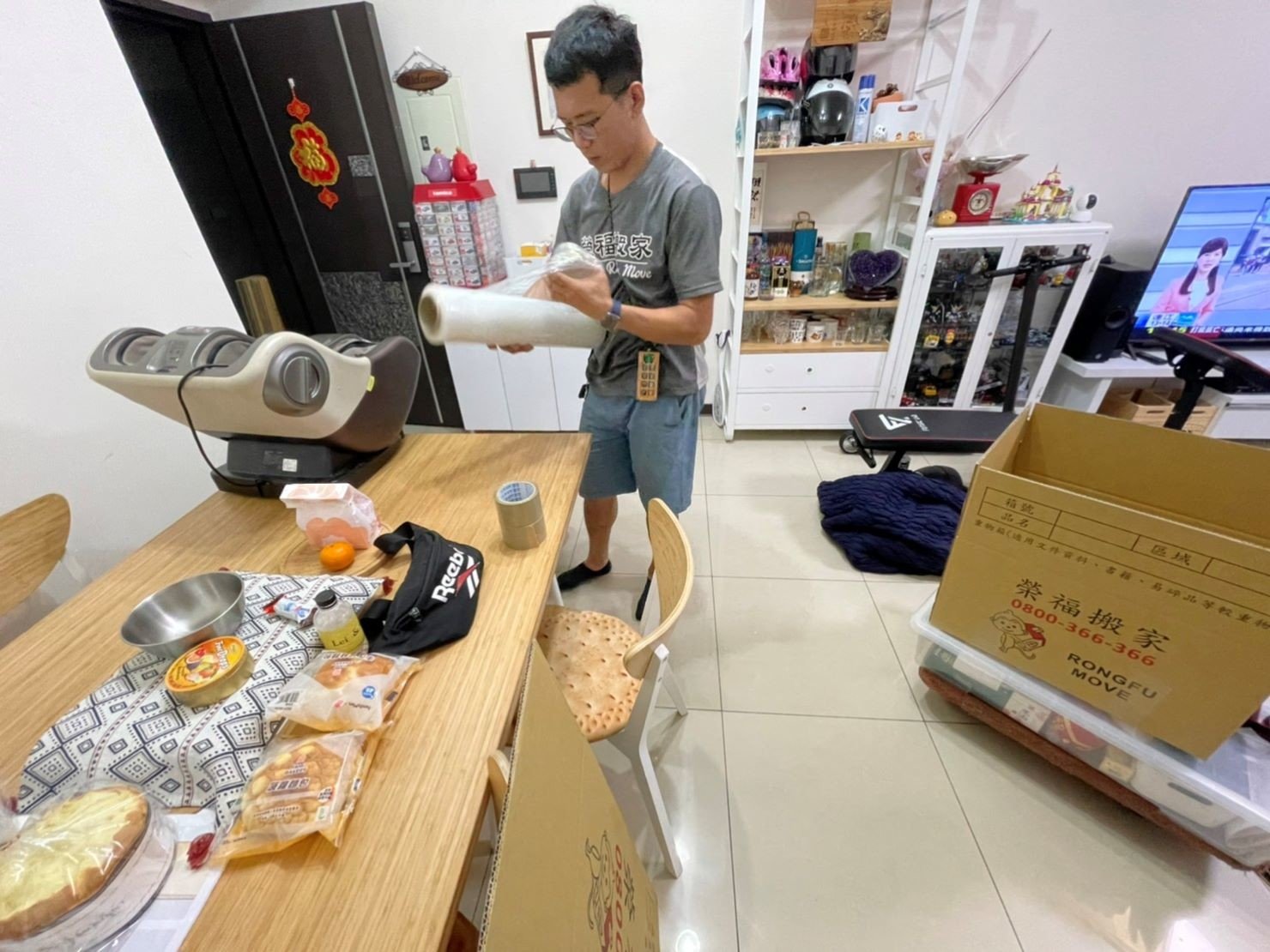 搬家公司推薦、新北搬家公司推薦【榮福搬家公司】精緻包裝搬運「細膩包裝、專業搬運、用心服務、以客為尊」是榮福搬家公司的宗旨與精神:搬家首選、南港搬家、桃園搬家公司推薦、台北搬家公司推薦、精緻搬家、精緻包裝、搬家達人、搬家具、冰箱搬運、基隆搬家、搬家電、床墊搬運、跨縣市搬家、家庭搬家、鋼琴搬運、搬工計時、搬運、搬家紙箱、搬家打包材料,針對顧客都秉持以用心實在專業搬家技巧,搬家實在用心值得您的信賴與選擇。歡迎來電咨詢02-2651-2727,榮福搬家有專員立即為您服務。 搬家公司推薦、新北搬家公司推薦【榮福搬家公司】精緻包裝搬運「細膩包裝、專業搬運、用心服務、以客為尊」是榮福搬家公司的宗旨與精神:搬家首選、南港搬家、桃園搬家公司推薦、台北搬家公司推薦、精緻搬家、精緻包裝、搬家達人、搬家具、冰箱搬運、基隆搬家、搬家電、床墊搬運、跨縣市搬家、家庭搬家、鋼琴搬運、搬工計時、搬運、搬家紙箱、搬家打包材料,針對顧客都秉持以用心實在專業搬家技巧,搬家實在用心值得您的信賴與選擇。歡迎來電咨詢02-2651-2727,榮福搬家有專員立即為您服務。