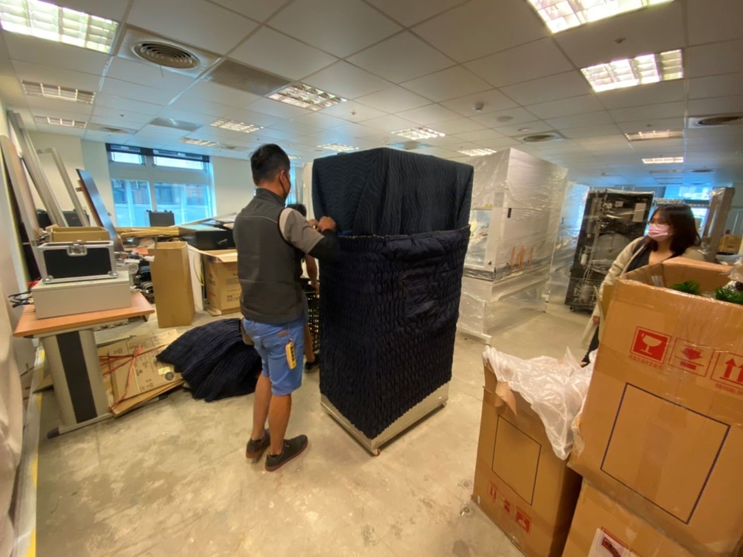 搬重物【榮福搬家公司】石墩搬運、診療椅搬運、搬電動醫療床、搬洗衣機、搬披薩窯、精搬金庫、搬保險櫃、精搬魚缸、精搬鋼琴、跨縣市搬家、搬工派遣、搬運、床墊搬運、冰箱搬運、大型家具搬運、搬家首選、吊掛搬運、吊家具搬運、特殊重物搬運、專搬重物、單件家具運送、單一物件搬運、新北搬家推薦、搬家公司、基隆搬家、南港搬家、桃園搬家公司、台北搬家公司推薦:大台北搬家,精緻包裝搬運「細膩包裝、專業搬運、用心服務、以客為尊」是榮福搬家公司的宗旨與精神。歡迎立即來電02-2651-2727專人服務。 搬重物【榮福搬家公司】石墩搬運、診療椅搬運、搬電動醫療床、搬洗衣機、搬披薩窯、精搬金庫、搬保險櫃、精搬魚缸、精搬鋼琴、跨縣市搬家、搬工派遣、搬運、床墊搬運、冰箱搬運、大型家具搬運、搬家首選、吊掛搬運、吊家具搬運、特殊重物搬運、專搬重物、單件家具運送、單一物件搬運、新北搬家推薦、搬家公司、基隆搬家、南港搬家、桃園搬家公司、台北搬家公司推薦:大台北搬家,精緻包裝搬運「細膩包裝、專業搬運、用心服務、以客為尊」是榮福搬家公司的宗旨與精神。歡迎立即來電02-2651-2727專人服務。