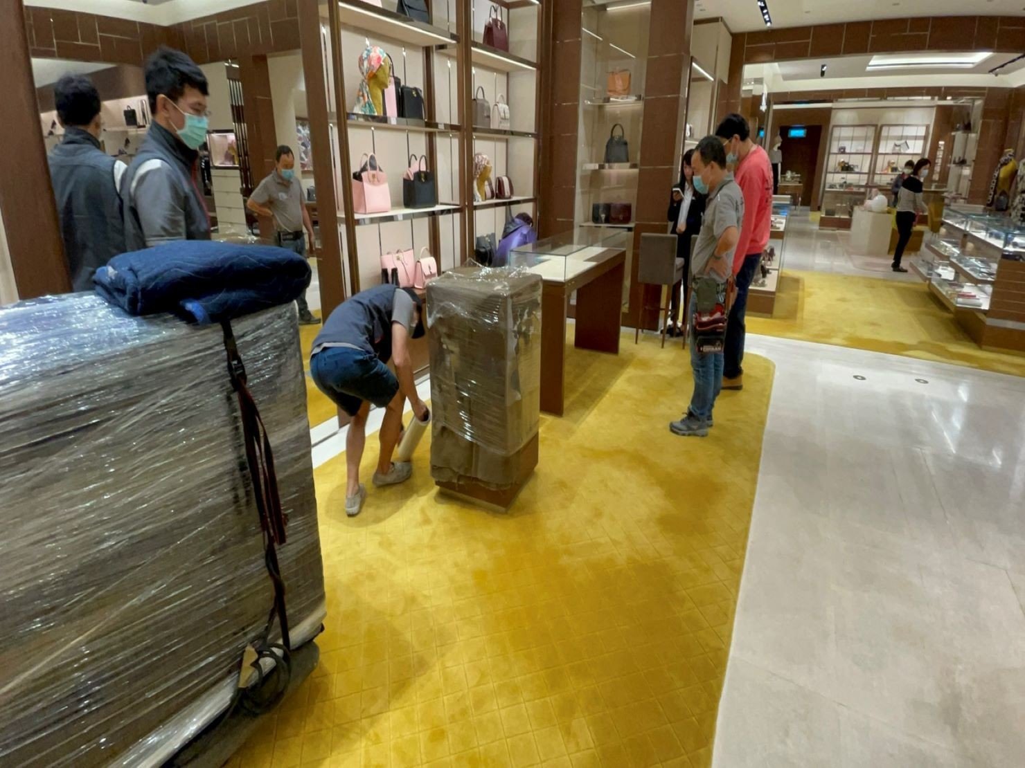 搬家公司推薦、台北搬家推薦【榮福搬家公司】南港搬家、桃園搬家公司推薦、新北搬家公司推薦、企業搬運服務、搬公司行號、廠房遷移、公司行號搬遷、政府機關搬遷、百貨專櫃遷移、學校單位搬遷、精緻包裝、家庭搬家、搬鋼琴、搬工,針對顧客都秉持以用心實在專業搬家技巧,搬家實在用心值得您的信賴與選擇。歡迎來電咨詢02-2651-2727,榮福搬家有專員立即為您服務。 搬家公司推薦、台北搬家推薦【榮福搬家公司】南港搬家、桃園搬家公司推薦、新北搬家公司推薦、企業搬運服務、搬公司行號、廠房遷移、公司行號搬遷、政府機關搬遷、百貨專櫃遷移、學校單位搬遷、精緻包裝、家庭搬家、搬鋼琴、搬工,針對顧客都秉持以用心實在專業搬家技巧,搬家實在用心值得您的信賴與選擇。歡迎來電咨詢02-2651-2727,榮福搬家有專員立即為您服務。