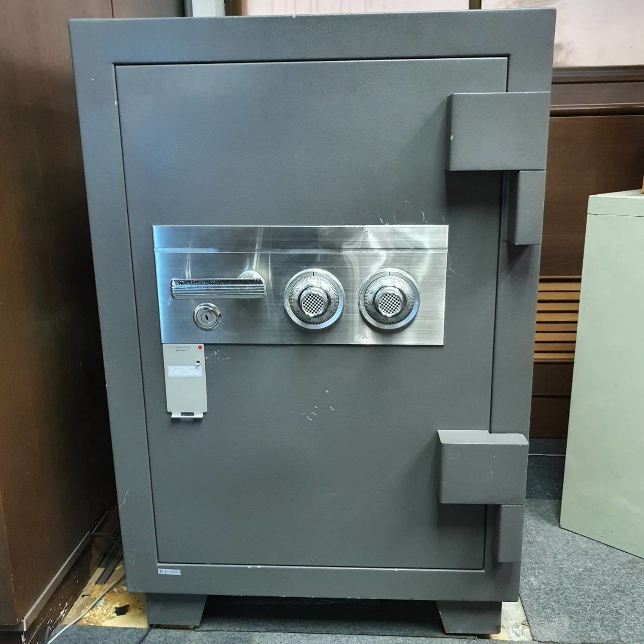 搬金庫、重物搬運【榮福搬家公司】公司搬遷、搬辦公室桌椅、搬洗衣機、搬披薩窯、精搬金庫、搬保險櫃、大型家具搬運、單件家具運送、單一物件搬運、搬家首選、吊掛搬運、特殊重物搬運、專搬重物、新北搬家推薦、搬家公司、基隆搬家、南港搬家、桃園搬家公司、台北搬家公司推薦:大台北搬家,精緻包裝搬運「細膩包裝、專業搬運、用心服務、以客為尊」是榮福搬家公司的宗旨與精神。歡迎立即來電02-2651-2727專人服務。 搬金庫、重物搬運【榮福搬家公司】公司搬遷、搬辦公室桌椅、搬洗衣機、搬披薩窯、精搬金庫、搬保險櫃、大型家具搬運、單件家具運送、單一物件搬運、搬家首選、吊掛搬運、特殊重物搬運、專搬重物、新北搬家推薦、搬家公司、基隆搬家、南港搬家、桃園搬家公司、台北搬家公司推薦:大台北搬家,精緻包裝搬運「細膩包裝、專業搬運、用心服務、以客為尊」是榮福搬家公司的宗旨與精神。歡迎立即來電02-2651-2727專人服務。