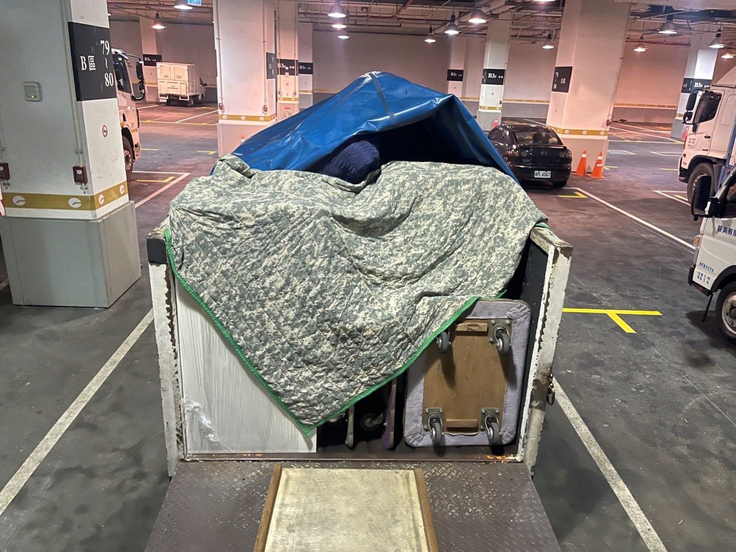 台北搬運實驗設備器材∣南港搬運實驗設備器材∣新北搬運實驗設備器材∣雙北搬運實驗設備器材∣汐止搬運實驗設備器材∣五股搬運實驗設備器材∣中永和搬運實驗設備器材∣板橋搬運實驗設備器材∣桃園搬運實驗設備器材∣新竹搬運實驗設備器材∣苗栗搬運實驗設備器材∣【榮福搬家】屬專業搬家細膩運唯一首選,累積20年各式各樣特殊儀器設備的搬運經驗,專業敏捷快速完成您的各項搬運任務。榮福搬家具備精緻包裝搬運「細膩包裝、專業搬運、用心服務、以客為尊」是榮福搬家公司的宗旨與精神。歡迎立即來電02-2651-2727專人服務。 台北搬運實驗設備器材∣南港搬運實驗設備器材∣新北搬運實驗設備器材∣雙北搬運實驗設備器材∣汐止搬運實驗設備器材∣五股搬運實驗設備器材∣中永和搬運實驗設備器材∣板橋搬運實驗設備器材∣桃園搬運實驗設備器材∣新竹搬運實驗設備器材∣苗栗搬運實驗設備器材∣【榮福搬家】屬專業搬家細膩運唯一首選,累積20年各式各樣特殊儀器設備的搬運經驗,專業敏捷快速完成您的各項搬運任務。榮福搬家具備精緻包裝搬運「細膩包裝、專業搬運、用心服務、以客為尊」是榮福搬家公司的宗旨與精神。歡迎立即來電02-2651-2727專人服務。