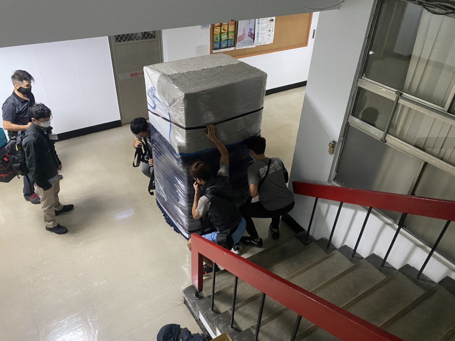 專搬生醫設備、搬精密儀器、實驗室冷凍櫃搬運、生技實驗設備、台北搬實驗設備、南港搬實驗設備、新北搬實驗設備、雙北搬實驗設備、汐止搬實驗設備、中永和搬實驗設備、板橋搬實驗設備、五股搬實驗設備、基隆搬實驗設備、桃園搬實驗設備、搬生醫設備推薦【榮福搬家】擁有各式各樣特殊重物搬運的經驗,用心實在給予最佳搬運服務,特殊重物搬運唯一首選榮福搬家公司。 專搬生醫設備、搬精密儀器、實驗室冷凍櫃搬運、生技實驗設備、台北搬實驗設備、南港搬實驗設備、新北搬實驗設備、雙北搬實驗設備、汐止搬實驗設備、中永和搬實驗設備、板橋搬實驗設備、五股搬實驗設備、基隆搬實驗設備、桃園搬實驗設備、搬生醫設備推薦【榮福搬家】擁有各式各樣特殊重物搬運的經驗,用心實在給予最佳搬運服務,特殊重物搬運唯一首選榮福搬家公司。
