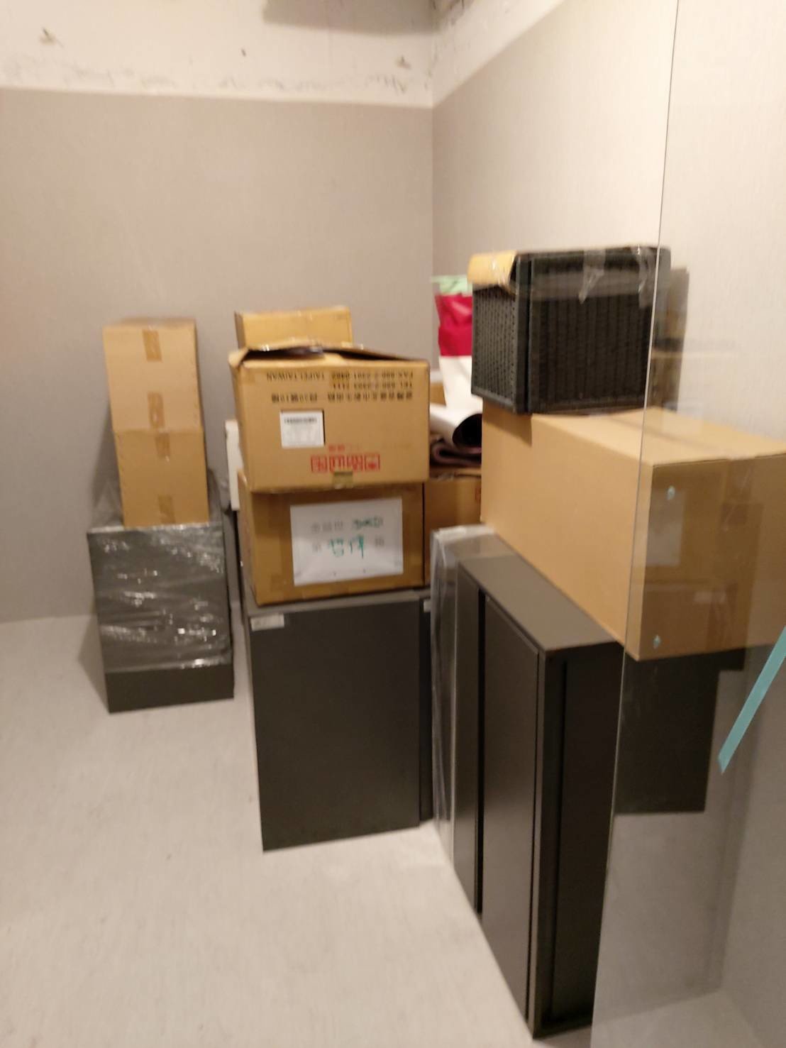 搬家公司推薦、台北搬家推薦【榮福搬家公司】搬遷估價、南港搬家、桃園搬家公司推薦、新北搬家公司推薦、基隆搬家、搬沙發、搬保險箱、金庫搬運、搬活動櫃、搬公文櫃、搬保密櫃、搬辦公桌、旋轉椅、辦公椅、搬資料櫃、辦公室遷移、搬會客桌、碎紙機、印表機、搬玻璃櫥櫃、會議桌搬運、OA屏風拆裝、事務機搬運、搬電腦設備、公司行號搬遷、政府機關搬遷、百貨專櫃遷移、學校單位搬遷、精緻包裝、搬家紙箱、搬鐵櫃、搬鋼琴、搬工計時、搬工服務、人力搬運,針對顧客都秉持以用心實在專業搬家技巧,搬家實在用心值得您的信賴與選擇。歡迎來電咨詢02-2651-2727,榮福搬家有專員立即為您服務。 搬家公司推薦、台北搬家推薦【榮福搬家公司】搬遷估價、南港搬家、桃園搬家公司推薦、新北搬家公司推薦、基隆搬家、搬沙發、搬保險箱、金庫搬運、搬活動櫃、搬公文櫃、搬保密櫃、搬辦公桌、旋轉椅、辦公椅、搬資料櫃、辦公室遷移、搬會客桌、碎紙機、印表機、搬玻璃櫥櫃、會議桌搬運、OA屏風拆裝、事務機搬運、搬電腦設備、公司行號搬遷、政府機關搬遷、百貨專櫃遷移、學校單位搬遷、精緻包裝、搬家紙箱、搬鐵櫃、搬鋼琴、搬工計時、搬工服務、人力搬運,針對顧客都秉持以用心實在專業搬家技巧,搬家實在用心值得您的信賴與選擇。歡迎來電咨詢02-2651-2727,榮福搬家有專員立即為您服務。