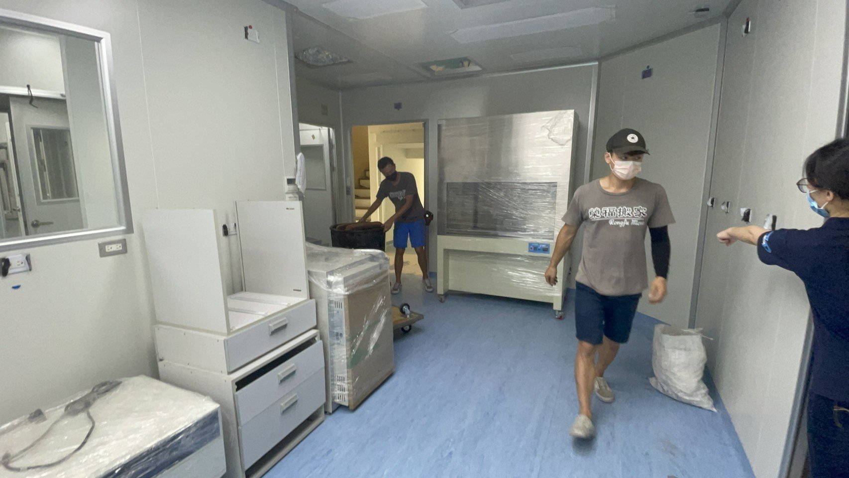 特殊重物搬運、專搬重物、特殊搬運、搬生醫設備【榮福搬家公司】搬披薩窯、精搬金庫、搬保險櫃、鋼琴搬運、按摩椅搬運、搬醫療床、電動床搬運、精搬魚缸、搬魚缸、跨縣市搬家、搬工計時、人工搬運、搬直立式冷凍櫃、搬超低溫冰箱、負86度超低溫冰箱搬運、營業用冰箱搬運、搬機械設備、各式機台搬運、精密儀器、臥室工作檯冰箱、實驗室設備、廚房大型設備搬運、搬營業用製冰機、烘焙設備搬運、搬營業用烤箱、廠房遷移、店面搬遷,實驗室搬遷、搬家首選、吊車吊掛搬運、吊家具搬運、台北搬家公司推薦:大台北搬家,精緻包裝搬運「細膩包裝、專業搬運、用心服務、以客為尊」是榮福搬家公司的宗旨與精神。歡迎立即來電02-2651-2727專人服務。 特殊重物搬運、專搬重物、特殊搬運、搬生醫設備【榮福搬家公司】搬披薩窯、精搬金庫、搬保險櫃、鋼琴搬運、按摩椅搬運、搬醫療床、電動床搬運、精搬魚缸、搬魚缸、跨縣市搬家、搬工計時、人工搬運、搬直立式冷凍櫃、搬超低溫冰箱、負86度超低溫冰箱搬運、營業用冰箱搬運、搬機械設備、各式機台搬運、精密儀器、臥室工作檯冰箱、實驗室設備、廚房大型設備搬運、搬營業用製冰機、烘焙設備搬運、搬營業用烤箱、廠房遷移、店面搬遷,實驗室搬遷、搬家首選、吊車吊掛搬運、吊家具搬運、台北搬家公司推薦:大台北搬家,精緻包裝搬運「細膩包裝、專業搬運、用心服務、以客為尊」是榮福搬家公司的宗旨與精神。歡迎立即來電02-2651-2727專人服務。