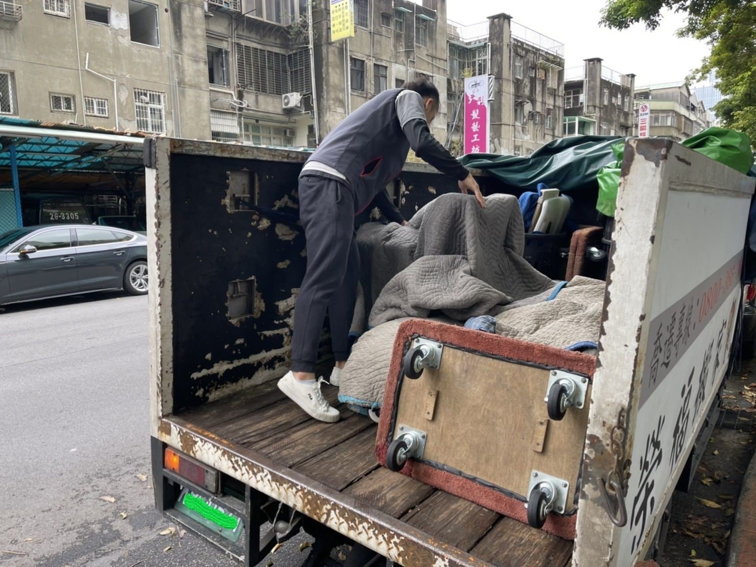 搬家公司推薦、新北搬家推薦【榮福搬家公司】南港搬家、桃園搬家公司推薦、台北搬家公司推薦、單件家具運送、搬醫療床、搬家具、冰箱搬運、基隆搬家、搬大型家電、床墊搬運、搬公司行號、家庭搬家、重物搬運、電動床搬運、搬鋼琴、醫療電動床搬運、搬工計時、搬運、人工搬運、大型家具搬運、家具拆裝、跨縣市搬家、搬家估價,針對顧客都秉持以用心實在專業搬家技巧,搬家實在用心值得您的信賴與選擇。歡迎來電咨詢02-2651-2727,榮福搬家有專員立即為您服務。 搬家公司推薦、新北搬家推薦【榮福搬家公司】南港搬家、桃園搬家公司推薦、台北搬家公司推薦、單件家具運送、搬醫療床、搬家具、冰箱搬運、基隆搬家、搬大型家電、床墊搬運、搬公司行號、家庭搬家、重物搬運、電動床搬運、搬鋼琴、醫療電動床搬運、搬工計時、搬運、人工搬運、大型家具搬運、家具拆裝、跨縣市搬家、搬家估價,針對顧客都秉持以用心實在專業搬家技巧,搬家實在用心值得您的信賴與選擇。歡迎來電咨詢02-2651-2727,榮福搬家有專員立即為您服務。