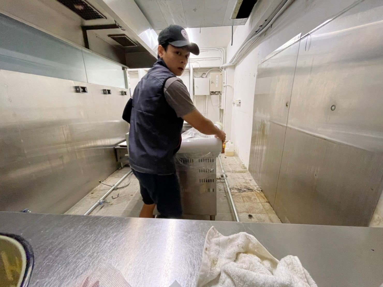 搬家公司推薦、台北搬家推薦【榮福搬家公司】南港搬家、桃園搬家公司推薦、新北搬家公司推薦、企業搬運服務、搬公司行號、廠房遷移、公司行號搬遷、政府機關搬遷、百貨專櫃遷移、學校單位搬遷、廚房設備搬運、搬冰箱、廚具搬運、重物搬運、精緻包裝、家庭搬家、搬鋼琴、搬工,針對顧客都秉持以用心實在專業搬家技巧,搬家實在用心值得您的信賴與選擇。歡迎來電咨詢02-2651-2727,榮福搬家有專員立即為您服務。 搬家公司推薦、台北搬家推薦【榮福搬家公司】南港搬家、桃園搬家公司推薦、新北搬家公司推薦、企業搬運服務、搬公司行號、廠房遷移、公司行號搬遷、政府機關搬遷、百貨專櫃遷移、學校單位搬遷、廚房設備搬運、搬冰箱、廚具搬運、重物搬運、精緻包裝、家庭搬家、搬鋼琴、搬工,針對顧客都秉持以用心實在專業搬家技巧,搬家實在用心值得您的信賴與選擇。歡迎來電咨詢02-2651-2727,榮福搬家有專員立即為您服務。