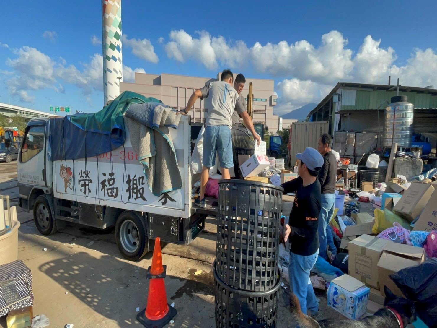 搬家公司推薦、新北搬家推薦【榮福搬家公司】南港搬家、桃園搬家公司推薦、台北搬家公司推薦、廢棄家具處理、廢棄家具清運、家庭廢棄物清運、清運、搬家、家具垃圾清運、垃圾廢棄處理、垃圾廢棄清運、搬家具、大型家具搬運、冰箱搬運、基隆搬家、搬家電、床墊搬運、搬公司行號、跨縣市搬家、家庭搬家、搬鋼琴、搬工、搬運、搬家紙箱,針對顧客都秉持以用心實在專業搬家技巧,搬家實在用心值得您的信賴與選擇。歡迎來電咨詢02-2651-2727,榮福搬家有專員立即為您服務。 搬家公司推薦、新北搬家推薦【榮福搬家公司】南港搬家、桃園搬家公司推薦、台北搬家公司推薦、廢棄家具處理、廢棄家具清運、家庭廢棄物清運、清運、搬家、家具垃圾清運、垃圾廢棄處理、垃圾廢棄清運、搬家具、大型家具搬運、冰箱搬運、基隆搬家、搬家電、床墊搬運、搬公司行號、跨縣市搬家、家庭搬家、搬鋼琴、搬工、搬運、搬家紙箱,針對顧客都秉持以用心實在專業搬家技巧,搬家實在用心值得您的信賴與選擇。歡迎來電咨詢02-2651-2727,榮福搬家有專員立即為您服務。