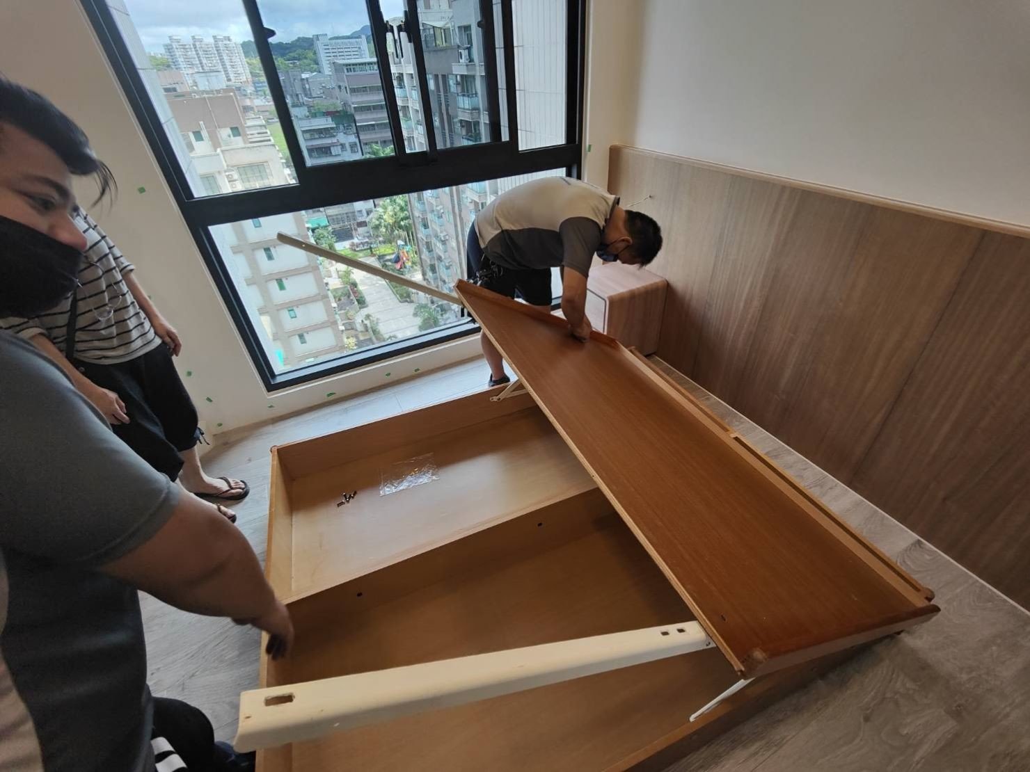 台北專業搬家細膩服務|南港專業搬家細膩服務|新北專業搬家細膩服務|雙北專業搬家細膩服務|汐止專業搬家細膩服務|中永和專業搬家細膩服務|板橋專業搬家細膩服務|五股專業搬家細膩服務|基隆專業搬家細膩服務|三重蘆洲專業搬家細膩服務|桃園專業搬家細膩服務|家庭搬家達人推薦之【榮福搬家公司】累積20年以上各項搬家經驗具備豐富搬運歷練、不斷提升師傅群的搬運技法,用心實在、各項家具保護措施達到完善;提供最優質的搬家服務品質。 台北專業搬家細膩服務|南港專業搬家細膩服務|新北專業搬家細膩服務|雙北專業搬家細膩服務|汐止專業搬家細膩服務|中永和專業搬家細膩服務|板橋專業搬家細膩服務|五股專業搬家細膩服務|基隆專業搬家細膩服務|三重蘆洲專業搬家細膩服務|桃園專業搬家細膩服務|家庭搬家達人推薦之【榮福搬家公司】累積20年以上各項搬家經驗具備豐富搬運歷練、不斷提升師傅群的搬運技法,用心實在、各項家具保護措施達到完善;提供最優質的搬家服務品質。