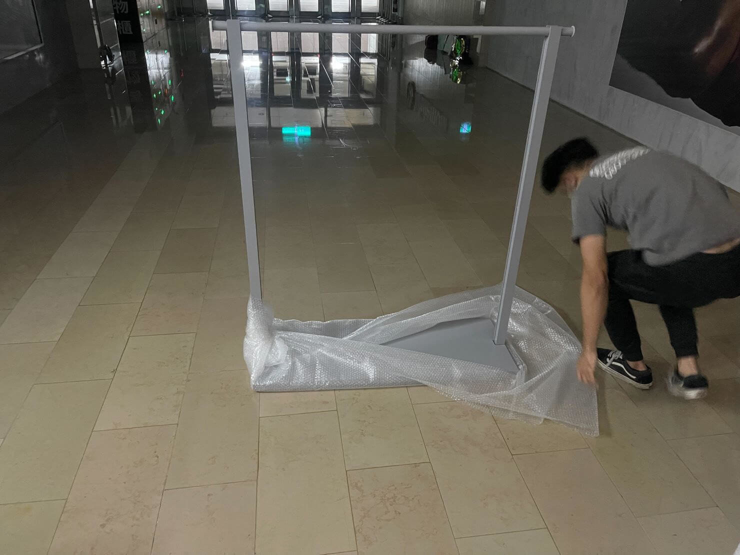 【榮福搬家】百貨倉儲暫放精緻包裝、百貨撤櫃、展示架搬運、中島雙排架搬運、服裝店展示架搬運、落地是掛衣架搬運,服飾店模特兒搬運、品牌大型公仔搬運、海外公仔搬運、公仔精緻包裝、模型精緻包裝,台北搬家公司推薦:大台北搬家,精緻包裝搬運「細膩包裝、專業搬運、用心服務、以客為尊」是榮福搬家公司的宗旨與精神。歡迎立即來電02-2651-2727專人服務。 【榮福搬家】百貨倉儲暫放精緻包裝、百貨撤櫃、展示架搬運、中島雙排架搬運、服裝店展示架搬運、落地是掛衣架搬運,服飾店模特兒搬運、品牌大型公仔搬運、海外公仔搬運、公仔精緻包裝、模型精緻包裝,台北搬家公司推薦:大台北搬家,精緻包裝搬運「細膩包裝、專業搬運、用心服務、以客為尊」是榮福搬家公司的宗旨與精神。歡迎立即來電02-2651-2727專人服務。