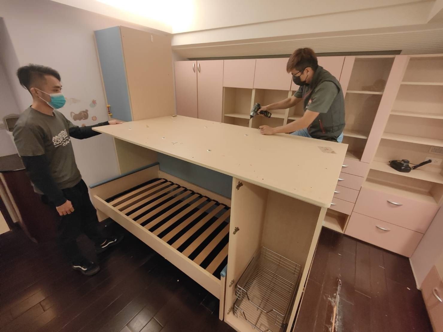 【榮福搬家公司】搬家首選、搬家公司推薦:IKEA、宜得利、B&Q等系統式家具拆裝找專業的榮福搬家就對了。優質搬家,包裝搬運「細膩包裝、專業搬運、用心服務、以客為尊」是榮福搬家公司的宗旨與精神。歡迎立即來電02-2651-2727專人服務。 【榮福搬家公司】搬家首選、搬家公司推薦:IKEA、宜得利、B&Q等系統式家具拆裝找專業的榮福搬家就對了。優質搬家,包裝搬運「細膩包裝、專業搬運、用心服務、以客為尊」是榮福搬家公司的宗旨與精神。歡迎立即來電02-2651-2727專人服務。
