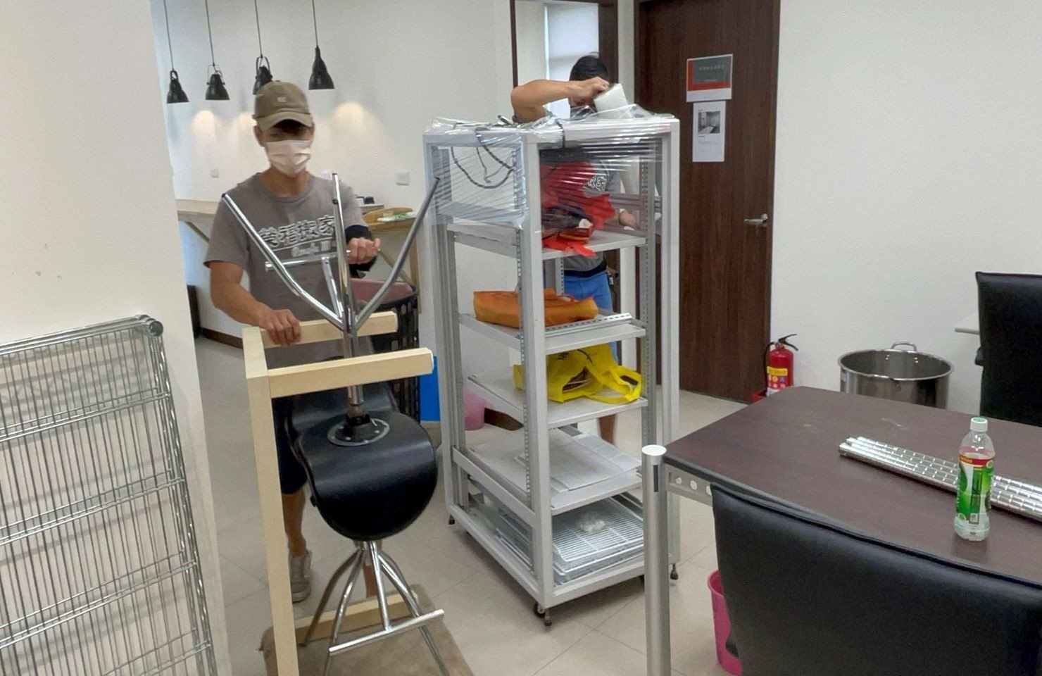 搬家公司推薦、台北搬家推薦【榮福搬家公司】南港搬家、桃園搬家公司推薦、新北搬家公司推薦、企業搬運服務、生技公司、公司行號搬遷、政府機關搬遷、機械手臂搬遷、精緻包裝,安全搬運、針對顧客都秉持以用心實在專業搬家技巧,搬家實在用心值得您的信賴與選擇。歡迎來電咨詢02-2651-2727,榮福搬家有專員立即為您服務。 搬家公司推薦、台北搬家推薦【榮福搬家公司】南港搬家、桃園搬家公司推薦、新北搬家公司推薦、企業搬運服務、生技公司、公司行號搬遷、政府機關搬遷、機械手臂搬遷、精緻包裝,安全搬運、針對顧客都秉持以用心實在專業搬家技巧,搬家實在用心值得您的信賴與選擇。歡迎來電咨詢02-2651-2727,榮福搬家有專員立即為您服務。