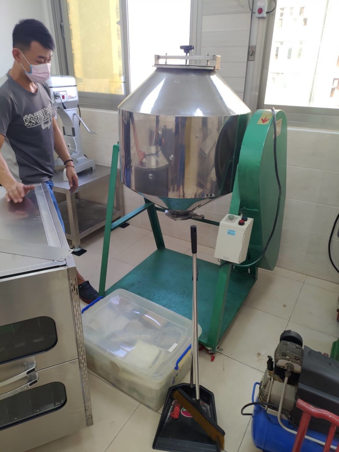 搬家公司推薦、台北搬家推薦【榮福搬家公司】南港搬家、桃園搬家公司推薦、新北搬家公司推薦、百貨公司進撤櫃、專櫃進撤櫃、企業搬運服務、搬公司行號、廠房遷移、公司行號搬遷、政府機關搬遷、百貨專櫃遷移、學校單位搬遷、精緻包裝、家庭搬家、搬鋼琴、搬工計時、搬工服務、人力搬運,針對顧客都秉持以用心實在專業搬家技巧,搬家實在用心值得您的信賴與選擇。歡迎來電咨詢02-2651-2727,榮福搬家有專員立即為您服務。 搬家公司推薦、新北搬家推薦【榮福搬家公司】南港搬家、桃園搬家公司推薦、台北搬家公司推薦、搬家具、冰箱搬運、基隆搬家、搬家電、床墊搬運、搬公司行號、家庭搬家、搬鋼琴、搬工計時、搬工服務、人力搬運、搬運、搬家紙箱,針對顧客都秉持以用心實在專業搬家技巧,搬家實在用心值得您的信賴與選擇。歡迎來電咨詢02-2651-2727,榮福搬家有專員立即為您服務。 特殊搬運、搬洗衣機【榮福搬家公司】大型烤箱,大型冰箱,臥式冰箱,食品冷藏展示櫃 搬家公司推薦、台北搬家推薦【榮福搬家公司】南港搬家、桃園搬家公司推薦、新北搬家公司推薦、百貨公司進撤櫃、專櫃進撤櫃、企業搬運服務、搬公司行號、廠房遷移、公司行號搬遷、政府機關搬遷、百貨專櫃遷移、學校單位搬遷、精緻包裝、家庭搬家、搬鋼琴、搬工計時、搬工服務、人力搬運,針對顧客都秉持以用心實在專業搬家技巧,搬家實在用心值得您的信賴與選擇。歡迎來電咨詢02-2651-2727,榮福搬家有專員立即為您服務。 搬家公司推薦、新北搬家推薦【榮福搬家公司】南港搬家、桃園搬家公司推薦、台北搬家公司推薦、搬家具、冰箱搬運、基隆搬家、搬家電、床墊搬運、搬公司行號、家庭搬家、搬鋼琴、搬工計時、搬工服務、人力搬運、搬運、搬家紙箱,針對顧客都秉持以用心實在專業搬家技巧,搬家實在用心值得您的信賴與選擇。歡迎來電咨詢02-2651-2727,榮福搬家有專員立即為您服務。 特殊搬運、搬洗衣機【榮福搬家公司】大型烤箱,大型冰箱,臥式冰箱,食品冷藏展示櫃