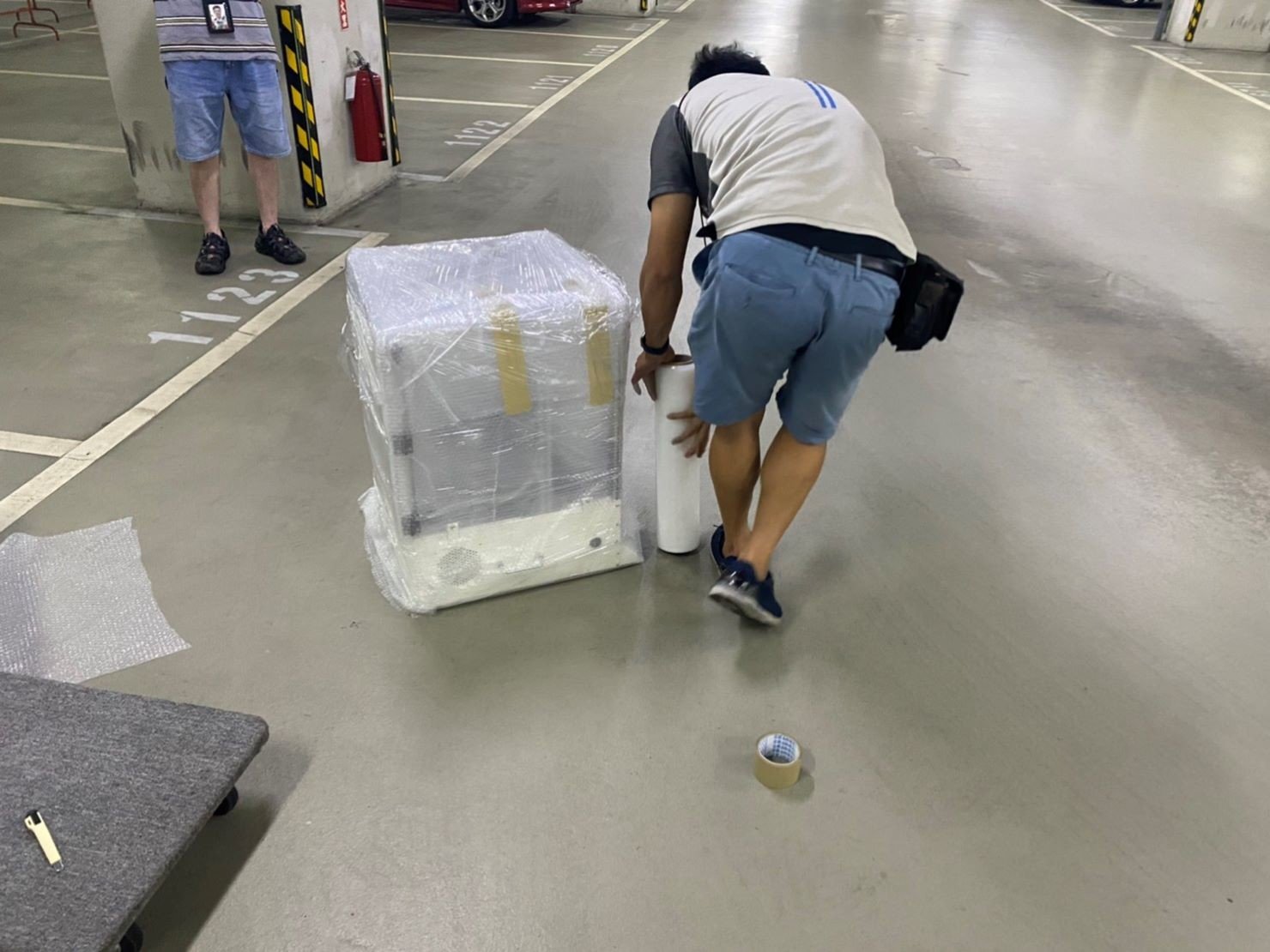 專人打包、搬家公司推薦、新北搬家公司推薦【榮福搬家公司】基隆搬家、南港搬家、桃園搬家公司推薦、家庭搬家、精密儀器搬運、精密儀器包裝、精緻搬家、精緻包裝、裝箱打包、跨縣市搬家、搬工計時、人工搬運、床墊搬運、冰箱搬運、搬家具、單件搬運、單一物件搬運、藝術品包裝、藝術品搬運、搬家首選、吊掛搬運、吊家具搬運、搬家紙箱、氣泡捲、膠膜、黃色透明膠帶、大型家具搬運、紅酒瓶精緻包裝、紅酒櫃包裝、台北搬家公司推薦:大台北搬家,精緻包裝搬運「細膩包裝、專業搬運、用心服務、以客為尊」是榮福搬家公司的宗旨與精神。歡迎立即來電02-2651-2727專人服務。 專人打包、搬家公司推薦、新北搬家公司推薦【榮福搬家公司】基隆搬家、南港搬家、桃園搬家公司推薦、家庭搬家、精密儀器搬運、精密儀器包裝、精緻搬家、精緻包裝、裝箱打包、跨縣市搬家、搬工計時、人工搬運、床墊搬運、冰箱搬運、搬家具、單件搬運、單一物件搬運、藝術品包裝、藝術品搬運、搬家首選、吊掛搬運、吊家具搬運、搬家紙箱、氣泡捲、膠膜、黃色透明膠帶、大型家具搬運、紅酒瓶精緻包裝、紅酒櫃包裝、台北搬家公司推薦:大台北搬家,精緻包裝搬運「細膩包裝、專業搬運、用心服務、以客為尊」是榮福搬家公司的宗旨與精神。歡迎立即來電02-2651-2727專人服務。