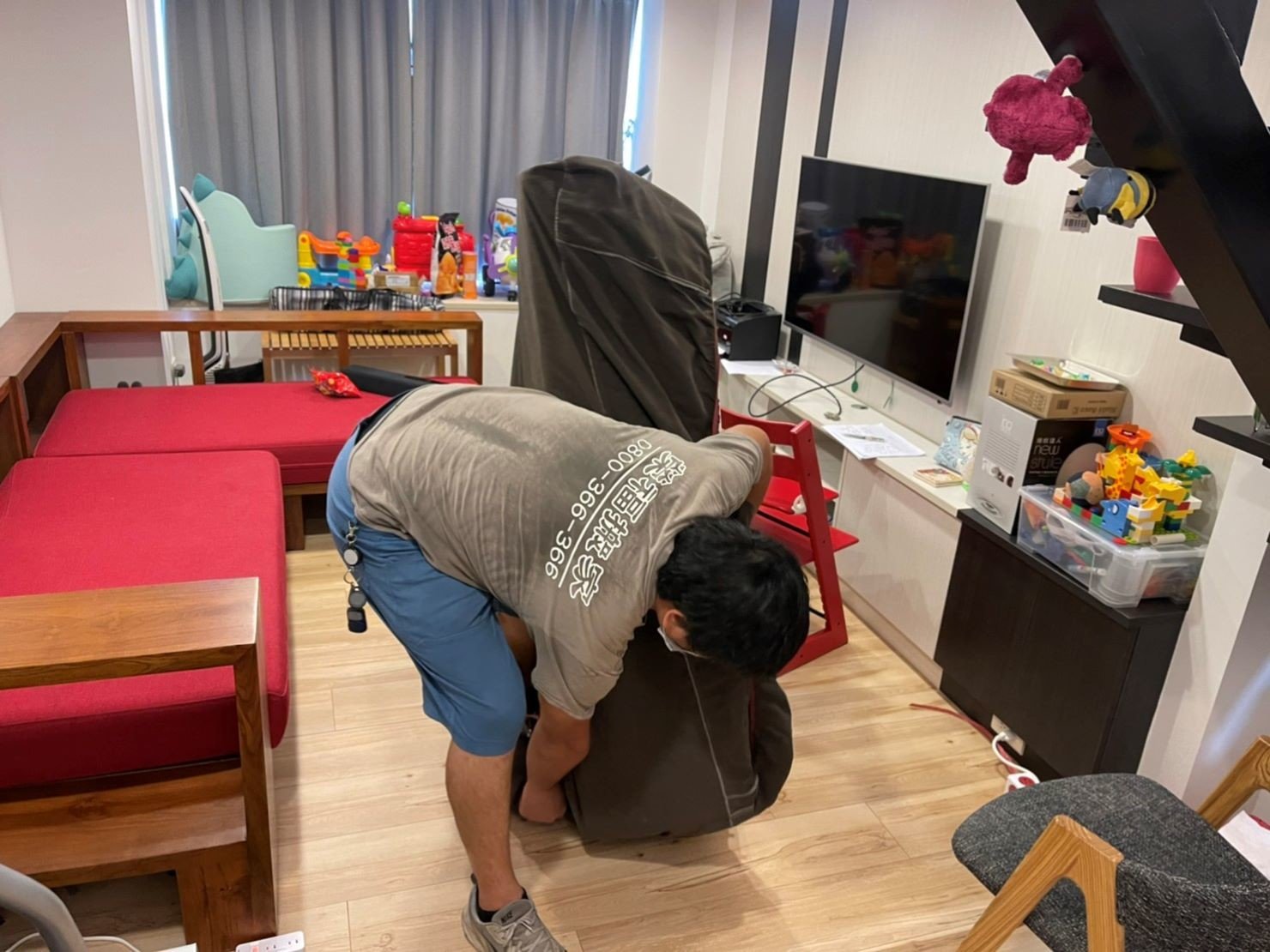 只需搬一件家具?搬運單一家具【榮福搬家公司】洗脫烘三合一洗衣機,LG雙能洗,洗碗機、烘碗機、沙發、冰箱、家庭搬家、跨縣市搬家、搬工計時、搬家具、搬家首選、特殊重物搬運、專搬重物、搬重物技巧、新北搬家公司推薦、搬家車、搬家公司、基隆搬家、南港搬家、桃園搬家公司推薦、台北搬家公司推薦:大台北搬家,精緻包裝搬運「細膩包裝、專業搬運、用心服務、以客為尊」是榮福搬家公司的宗旨與精神。歡迎立即來電02-2651-2727專人服務。 只需搬一件家具?搬運單一家具【榮福搬家公司】洗脫烘三合一洗衣機,LG雙能洗,洗碗機、烘碗機、沙發、冰箱、家庭搬家、跨縣市搬家、搬工計時、搬家具、搬家首選、特殊重物搬運、專搬重物、搬重物技巧、新北搬家公司推薦、搬家車、搬家公司、基隆搬家、南港搬家、桃園搬家公司推薦、台北搬家公司推薦:大台北搬家,精緻包裝搬運「細膩包裝、專業搬運、用心服務、以客為尊」是榮福搬家公司的宗旨與精神。歡迎立即來電02-2651-2727專人服務。
