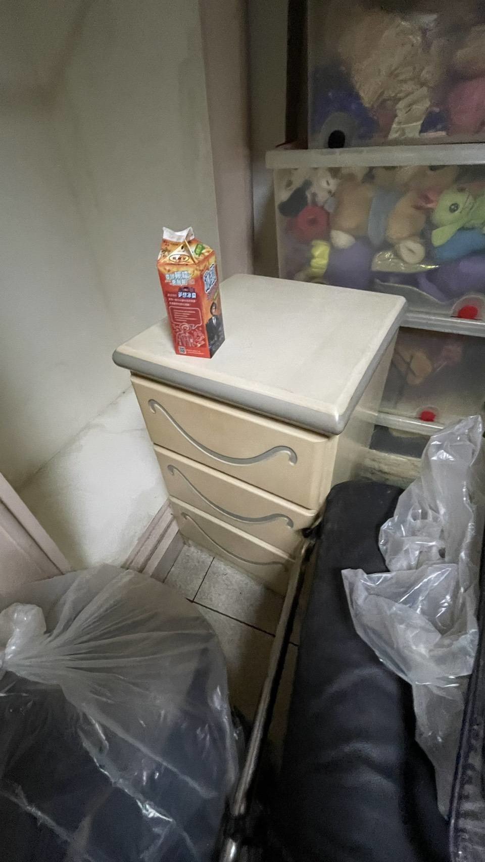 搬工計時、人工搬運、搬水晶洞【榮福搬家公司】特殊重物搬運、專搬重物、人力搬運、搬家首選、口碑第一、精搬金庫、搬保險櫃、精搬魚缸、跨縣市搬家、床墊搬運、搬床組、搬洗衣機、冰箱搬運、搬家具、搬展示木櫃、搬大理石桌、搬大型茶几、石墩搬運、搬置物櫃辦公桌、搬個人活動櫃、石頭搬運、搬神明桌、木製家具搬運、吊掛搬運、吊家具搬運、家庭搬家、辦公室遷移、公司行號搬遷、同棟不同樓層搬運、桃園搬家公司推薦、南港搬家、基隆搬家、新北搬家公司推薦、台北搬家公司推薦:大台北搬家,精緻包裝搬運「細膩包裝、專業搬運、用心服務、以客為尊」是榮福搬家公司的宗旨與精神。歡迎立即來電02-2651-2727專人服務。 搬工計時、人工搬運、搬水晶洞【榮福搬家公司】特殊重物搬運、專搬重物、人力搬運、搬家首選、口碑第一、精搬金庫、搬保險櫃、精搬魚缸、跨縣市搬家、床墊搬運、搬床組、搬洗衣機、冰箱搬運、搬家具、搬展示木櫃、搬大理石桌、搬大型茶几、石墩搬運、搬置物櫃辦公桌、搬個人活動櫃、石頭搬運、搬神明桌、木製家具搬運、吊掛搬運、吊家具搬運、家庭搬家、辦公室遷移、公司行號搬遷、同棟不同樓層搬運、桃園搬家公司推薦、南港搬家、基隆搬家、新北搬家公司推薦、台北搬家公司推薦:大台北搬家,精緻包裝搬運「細膩包裝、專業搬運、用心服務、以客為尊」是榮福搬家公司的宗旨與精神。歡迎立即來電02-2651-2727專人服務。