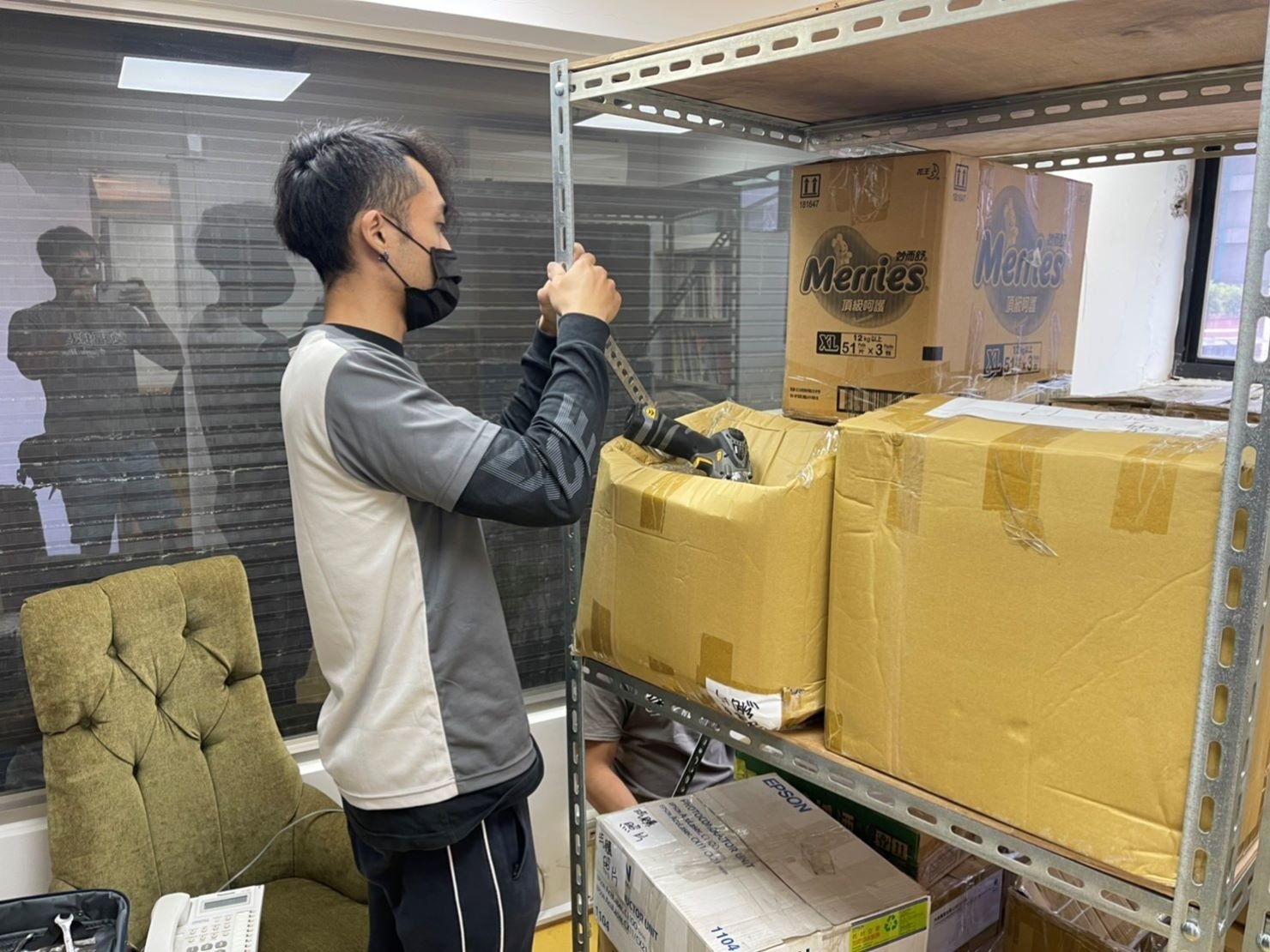 搬家公司推薦搬工、搬家公司推薦、新北搬家公司推薦【榮福搬家公司】基隆搬家、南港搬家、桃園搬家公司推薦、家庭搬家、搬工搬家、同棟搬運、拆裝搬工服務、公司搬工計時、搬工計時、人工搬運、人力搬運、上下樓層搬運、搬家具、搬家首選、鐘點搬運服務、吊家具搬運、搬家紙箱、大型家具搬運、搬木製家具、搬大理石桌、台北搬家公司推薦:大台北搬家,精緻專人搬運「細膩包裝、專業搬運、用心服務、以客為尊」是榮福搬家公司的宗旨與精神。歡迎立即來電02-2651-2727專人服務。 搬家公司推薦搬工、搬家公司推薦、新北搬家公司推薦【榮福搬家公司】基隆搬家、南港搬家、桃園搬家公司推薦、家庭搬家、搬工搬家、同棟搬運、拆裝搬工服務、公司搬工計時、搬工計時、人工搬運、人力搬運、上下樓層搬運、搬家具、搬家首選、鐘點搬運服務、吊家具搬運、搬家紙箱、大型家具搬運、搬木製家具、搬大理石桌、台北搬家公司推薦:大台北搬家,精緻專人搬運「細膩包裝、專業搬運、用心服務、以客為尊」是榮福搬家公司的宗旨與精神。歡迎立即來電02-2651-2727專人服務。