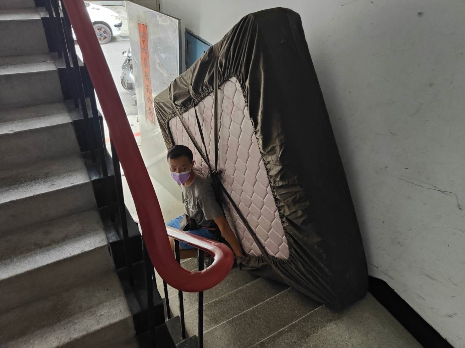 家公司推薦、新北搬家推薦【榮福搬家公司】南港搬家、桃園搬家公司推薦、台北搬家公司推薦、大型家具搬運、搬家具、冰箱搬運、基隆搬家、搬家電、大型家電搬運、床墊搬運、搬家車、家庭搬家、搬工、搬運、搬家紙箱、跨縣市搬家、單件家具運送、搬家估價、搬家首選,搬家達人,吊掛搬運、吊家具搬運、台北搬家公司推薦:大台北搬家,精緻包裝搬運「細膩包裝、專業搬運、用心服務、以客為尊」是榮福搬家公司的宗旨與精神。歡迎立即來電02-2651-2727專人服務。 家公司推薦、新北搬家推薦【榮福搬家公司】南港搬家、桃園搬家公司推薦、台北搬家公司推薦、大型家具搬運、搬家具、冰箱搬運、基隆搬家、搬家電、大型家電搬運、床墊搬運、搬家車、家庭搬家、搬工、搬運、搬家紙箱、跨縣市搬家、單件家具運送、搬家估價、搬家首選,搬家達人,吊掛搬運、吊家具搬運、台北搬家公司推薦:大台北搬家,精緻包裝搬運「細膩包裝、專業搬運、用心服務、以客為尊」是榮福搬家公司的宗旨與精神。歡迎立即來電02-2651-2727專人服務。