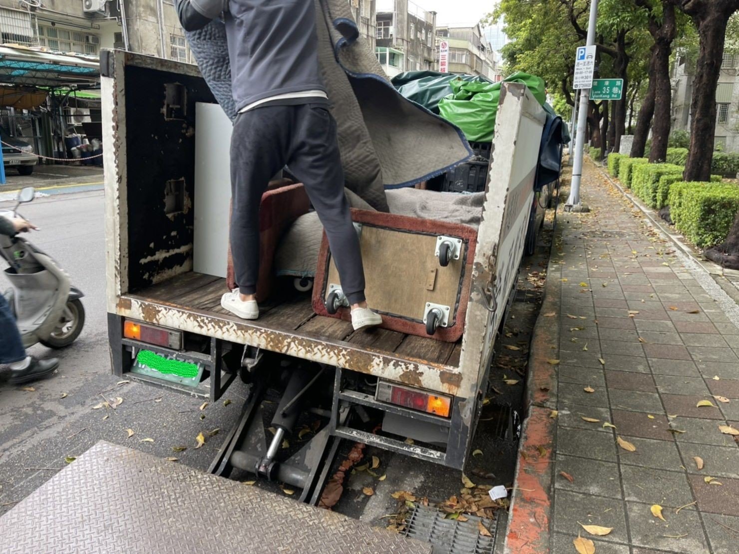 搬家公司推薦、新北搬家推薦【榮福搬家公司】南港搬家、桃園搬家公司推薦、台北搬家公司推薦、單件家具運送、搬醫療床、搬家具、冰箱搬運、基隆搬家、搬大型家電、床墊搬運、搬公司行號、家庭搬家、重物搬運、電動床搬運、搬鋼琴、醫療電動床搬運、搬工計時、搬運、人工搬運、大型家具搬運、家具拆裝、跨縣市搬家、搬家估價,針對顧客都秉持以用心實在專業搬家技巧,搬家實在用心值得您的信賴與選擇。歡迎來電咨詢02-2651-2727,榮福搬家有專員立即為您服務。 搬家公司推薦、新北搬家推薦【榮福搬家公司】南港搬家、桃園搬家公司推薦、台北搬家公司推薦、單件家具運送、搬醫療床、搬家具、冰箱搬運、基隆搬家、搬大型家電、床墊搬運、搬公司行號、家庭搬家、重物搬運、電動床搬運、搬鋼琴、醫療電動床搬運、搬工計時、搬運、人工搬運、大型家具搬運、家具拆裝、跨縣市搬家、搬家估價,針對顧客都秉持以用心實在專業搬家技巧,搬家實在用心值得您的信賴與選擇。歡迎來電咨詢02-2651-2727,榮福搬家有專員立即為您服務。