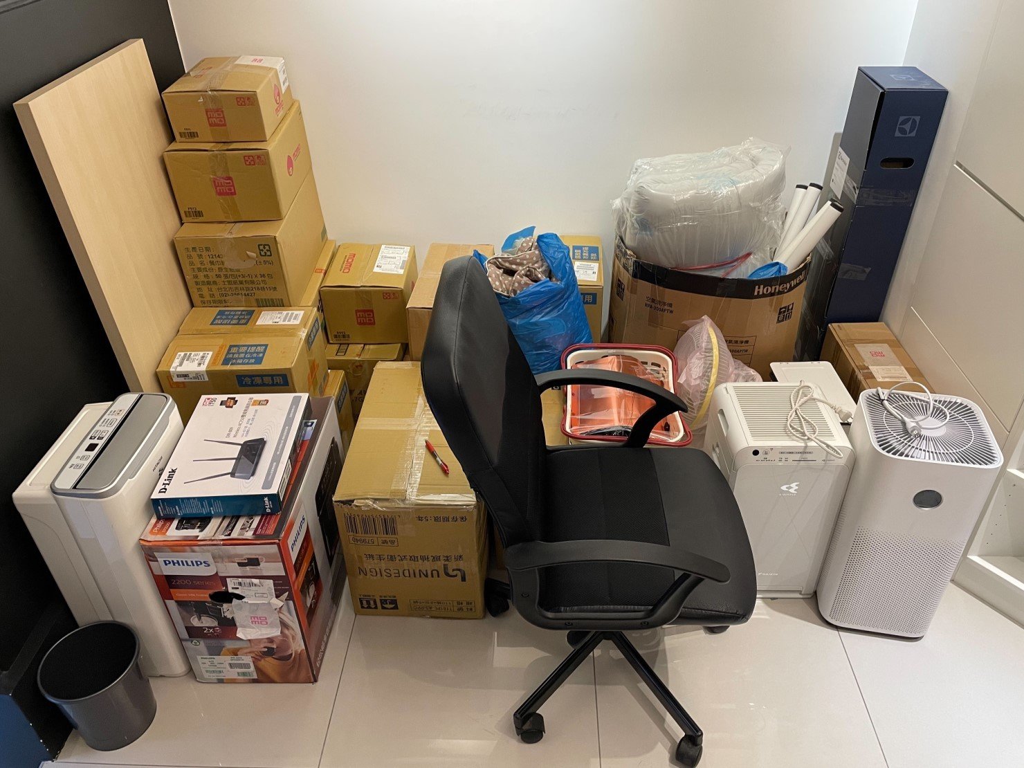 台北套房搬家|新北套房搬家|南港套房搬家|汐止套房搬家|雙北套房搬家|三重蘆洲套房搬家|五股套房搬家|林口套房搬家|小資族搬家|一房一廳套房搬家|雙人床架拆組裝|洗衣機搬運|沙發搬運|書桌搬運|餐桌搬運,搬家公司推薦【榮福搬家公司】屬於專業搬家精緻服務搬運以「細膩安全專業搬運、用心服務、以客為尊」之宗旨與精神搬運服務客戶,歡迎來電02-2651-2727專人服務。 台北套房搬家|新北套房搬家|南港套房搬家|汐止套房搬家|雙北套房搬家|三重蘆洲套房搬家|五股套房搬家|林口套房搬家|小資族搬家|一房一廳套房搬家|雙人床架拆組裝|洗衣機搬運|沙發搬運|書桌搬運|餐桌搬運,搬家公司推薦【榮福搬家公司】屬於專業搬家精緻服務搬運以「細膩安全專業搬運、用心服務、以客為尊」之宗旨與精神搬運服務客戶,歡迎來電02-2651-2727專人服務。
