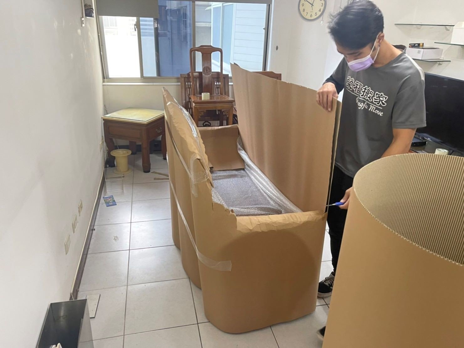倉儲暫放精緻包裝、搬家公司推薦、新北搬家公司推薦【榮福搬家公司】基隆倉儲搬運搬家、南港倉儲搬運搬家、桃園倉儲搬運、台北倉儲搬運搬家、新北倉儲搬運搬家、板橋倉儲搬運搬家,【倉儲暫放唯一指定搬家公司】住家裝修倉儲暫放、精緻搬家、精緻包裝、倉儲暫放家具防護包裝防潮濕防蟲蛀、廚房家電倉儲包裝、紅木桌椅防潮防蟲倉儲暫放、搬家首選,大型家具搬運、台北搬家公司推薦:大台北搬家,精緻包裝搬運「細膩包裝、專業搬運、用心服務、以客為尊」是榮福搬家公司的宗旨與精神。歡迎立即來電02-2651-2727專人服務。 倉儲暫放精緻包裝、搬家公司推薦、新北搬家公司推薦【榮福搬家公司】基隆倉儲搬運搬家、南港倉儲搬運搬家、桃園倉儲搬運、台北倉儲搬運搬家、新北倉儲搬運搬家、板橋倉儲搬運搬家,【倉儲暫放唯一指定搬家公司】住家裝修倉儲暫放、精緻搬家、精緻包裝、倉儲暫放家具防護包裝防潮濕防蟲蛀、廚房家電倉儲包裝、紅木桌椅防潮防蟲倉儲暫放、搬家首選,大型家具搬運、台北搬家公司推薦:大台北搬家,精緻包裝搬運「細膩包裝、專業搬運、用心服務、以客為尊」是榮福搬家公司的宗旨與精神。歡迎立即來電02-2651-2727專人服務。