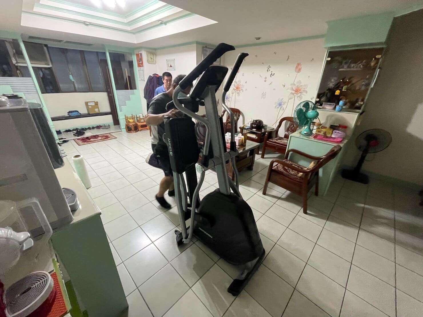 搬家公司推薦、新北搬家推薦【榮福搬家公司】南港搬家、桃園搬家公司推薦、台北搬家公司推薦搬運動器材、運動器材設備搬運、搬居家跑步機、搬滑步機、搬橢圓機、搬跑步機、搬深蹲架、搬種訓架、各式居家搬運動設備、重量深蹲架、健身房運動器材搬運【榮福搬家】具各項搬運設備及搬運動器材知識與技巧,也有各項物件拆裝的專門技能,破百公斤的設備器材、「專業搬運、用心服務、以客為尊」是榮福搬家公司的宗旨與精神。歡迎立即來電02-2651-2727專人服務。 搬家公司推薦、新北搬家推薦【榮福搬家公司】南港搬家、桃園搬家公司推薦、台北搬家公司推薦搬運動器材、運動器材設備搬運、搬居家跑步機、搬滑步機、搬橢圓機、搬跑步機、搬深蹲架、搬種訓架、各式居家搬運動設備、重量深蹲架、健身房運動器材搬運【榮福搬家】具各項搬運設備及搬運動器材知識與技巧,也有各項物件拆裝的專門技能,破百公斤的設備器材、「專業搬運、用心服務、以客為尊」是榮福搬家公司的宗旨與精神。歡迎立即來電02-2651-2727專人服務。