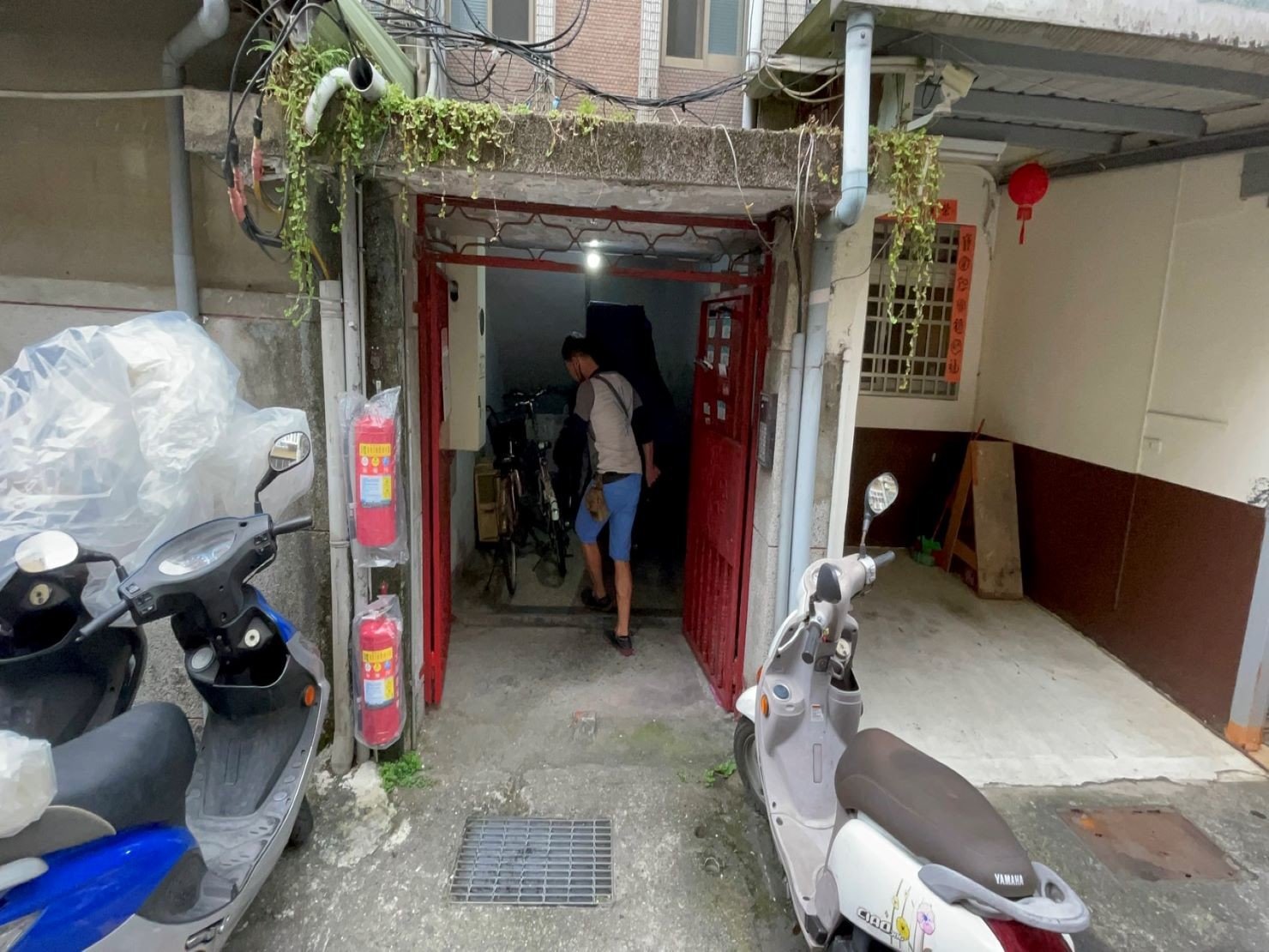 搬重物、專搬鋼琴【榮福搬家公司】搬醫療床、搬電動床、石墩搬運、搬石椅、搬洗衣機、搬披薩窯、精搬金庫、搬保險櫃、精搬魚缸、精搬鋼琴、跨縣市搬家、搬工派遣、搬運、床墊搬運、冰箱搬運、搬家具、大型家具搬運、家電搬運、搬家首選、吊掛搬運、吊家具搬運、特殊重物搬運、專搬重物、新北搬家推薦、搬家公司、基隆搬家、南港搬家、桃園搬家公司、台北搬家公司推薦:大台北搬家,精緻包裝搬運「細膩包裝、專業搬運、用心服務、以客為尊」是榮福搬家公司的宗旨與精神。歡迎立即來電02-2651-2727專人服務。 搬重物、專搬鋼琴【榮福搬家公司】搬醫療床、搬電動床、石墩搬運、搬石椅、搬洗衣機、搬披薩窯、精搬金庫、搬保險櫃、精搬魚缸、精搬鋼琴、跨縣市搬家、搬工派遣、搬運、床墊搬運、冰箱搬運、搬家具、大型家具搬運、家電搬運、搬家首選、吊掛搬運、吊家具搬運、特殊重物搬運、專搬重物、新北搬家推薦、搬家公司、基隆搬家、南港搬家、桃園搬家公司、台北搬家公司推薦:大台北搬家,精緻包裝搬運「細膩包裝、專業搬運、用心服務、以客為尊」是榮福搬家公司的宗旨與精神。歡迎立即來電02-2651-2727專人服務。