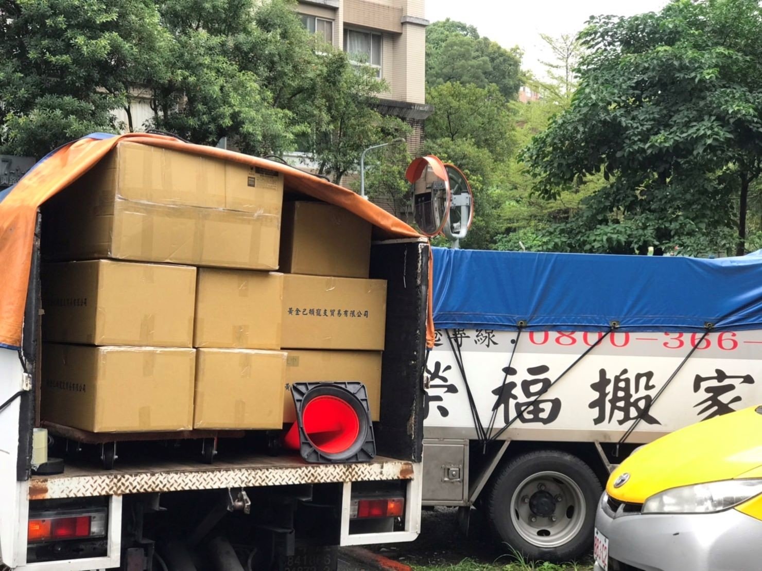 倉儲暫放精緻包裝、搬家公司推薦、新北搬家公司推薦【榮福搬家公司】基隆倉儲搬運搬家、南港倉儲搬運搬家、桃園倉儲搬運、台北倉儲搬運搬家、新北倉儲搬運搬家、板橋倉儲搬運搬家,【倉儲暫放唯一指定搬家公司】住家裝修倉儲暫放、精緻搬家、精緻包裝、倉儲暫放家具防護包裝防潮濕防蟲蛀、廚房家電倉儲包裝、紅木桌椅防潮防蟲倉儲暫放、搬家首選,大型家具搬運、台北搬家公司推薦:大台北搬家,精緻包裝搬運「細膩包裝、專業搬運、用心服務、以客為尊」是榮福搬家公司的宗旨與精神。歡迎立即來電02-2651-2727專人服務。 倉儲暫放精緻包裝、搬家公司推薦、新北搬家公司推薦【榮福搬家公司】基隆倉儲搬運搬家、南港倉儲搬運搬家、桃園倉儲搬運、台北倉儲搬運搬家、新北倉儲搬運搬家、板橋倉儲搬運搬家,【倉儲暫放唯一指定搬家公司】住家裝修倉儲暫放、精緻搬家、精緻包裝、倉儲暫放家具防護包裝防潮濕防蟲蛀、廚房家電倉儲包裝、紅木桌椅防潮防蟲倉儲暫放、搬家首選,大型家具搬運、台北搬家公司推薦:大台北搬家,精緻包裝搬運「細膩包裝、專業搬運、用心服務、以客為尊」是榮福搬家公司的宗旨與精神。歡迎立即來電02-2651-2727專人服務。
