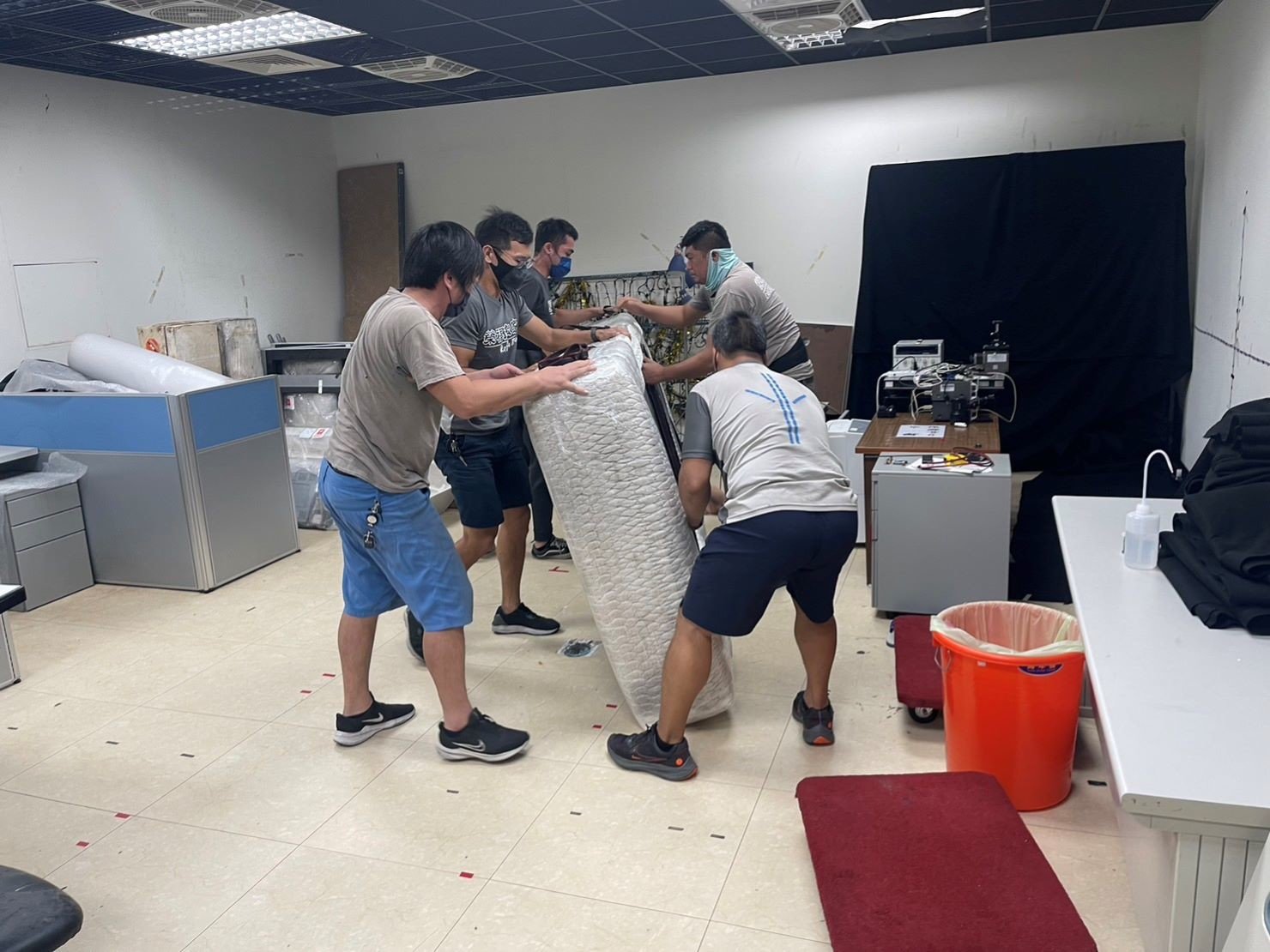 特殊重物光學桌搬運作業、台北搬實驗室生醫設備∣南港搬實驗室生醫設備∣新北搬實驗室生醫設備∣雙北搬實驗室生醫設備∣汐止搬實驗室生醫設備∣中永和搬實驗室生醫設備∣板橋搬實驗室生醫設備∣五股搬實驗室生醫設備∣基隆搬實驗室生醫設備∣桃園搬實驗室生醫設備∣新竹搬實驗室生醫設備∣台北各大校園光學桌搬運∣新北各大校園光學桌搬運∣桃園各大校園光學桌搬運∣新竹各大校園光學桌搬運∣【榮福搬家】屬專業搬家細膩運唯一首選,累積20年各式各樣特殊儀器設備的搬運經驗,專業敏捷快速完成您的各項搬運任務。針對顧客都秉持以用心實在專業搬家技巧,搬家實在用心值得您的信賴與選擇。歡迎來電咨詢02-2651-2727,榮福搬家有專員立即為您服務。 特殊重物光學桌搬運作業、台北搬實驗室生醫設備∣南港搬實驗室生醫設備∣新北搬實驗室生醫設備∣雙北搬實驗室生醫設備∣汐止搬實驗室生醫設備∣中永和搬實驗室生醫設備∣板橋搬實驗室生醫設備∣五股搬實驗室生醫設備∣基隆搬實驗室生醫設備∣桃園搬實驗室生醫設備∣新竹搬實驗室生醫設備∣台北各大校園光學桌搬運∣新北各大校園光學桌搬運∣桃園各大校園光學桌搬運∣新竹各大校園光學桌搬運∣【榮福搬家】屬專業搬家細膩運唯一首選,累積20年各式各樣特殊儀器設備的搬運經驗,專業敏捷快速完成您的各項搬運任務。針對顧客都秉持以用心實在專業搬家技巧,搬家實在用心值得您的信賴與選擇。歡迎來電咨詢02-2651-2727,榮福搬家有專員立即為您服務。