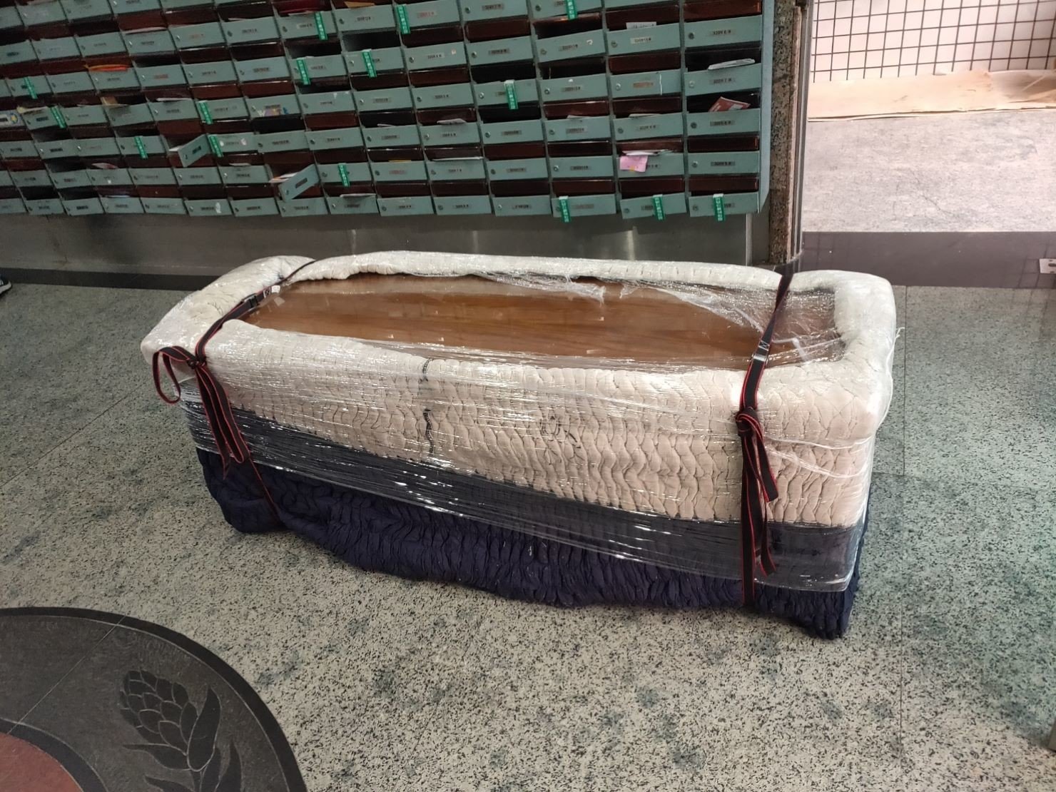 搬家公司推薦、新北搬家推薦【榮福搬家公司】南港搬家、桃園搬家公司推薦、家庭搬家、搬公司行號、台北搬家、搬鋼琴、搬工、搬家具、搬冰箱、搬電視、搬大型家具、搬家電,針對顧客都秉持以用心實在專業搬家技巧,搬家實在用心值得您的信賴與選擇。歡迎來電咨詢02-2651-2727,榮福搬家有專員立即為您服務。 搬家公司推薦、新北搬家推薦【榮福搬家公司】南港搬家、桃園搬家公司推薦、家庭搬家、搬公司行號、台北搬家、搬鋼琴、搬工、搬家具、搬冰箱、搬電視、搬大型家具、搬家電,針對顧客都秉持以用心實在專業搬家技巧,搬家實在用心值得您的信賴與選擇。歡迎來電咨詢02-2651-2727,榮福搬家有專員立即為您服務。