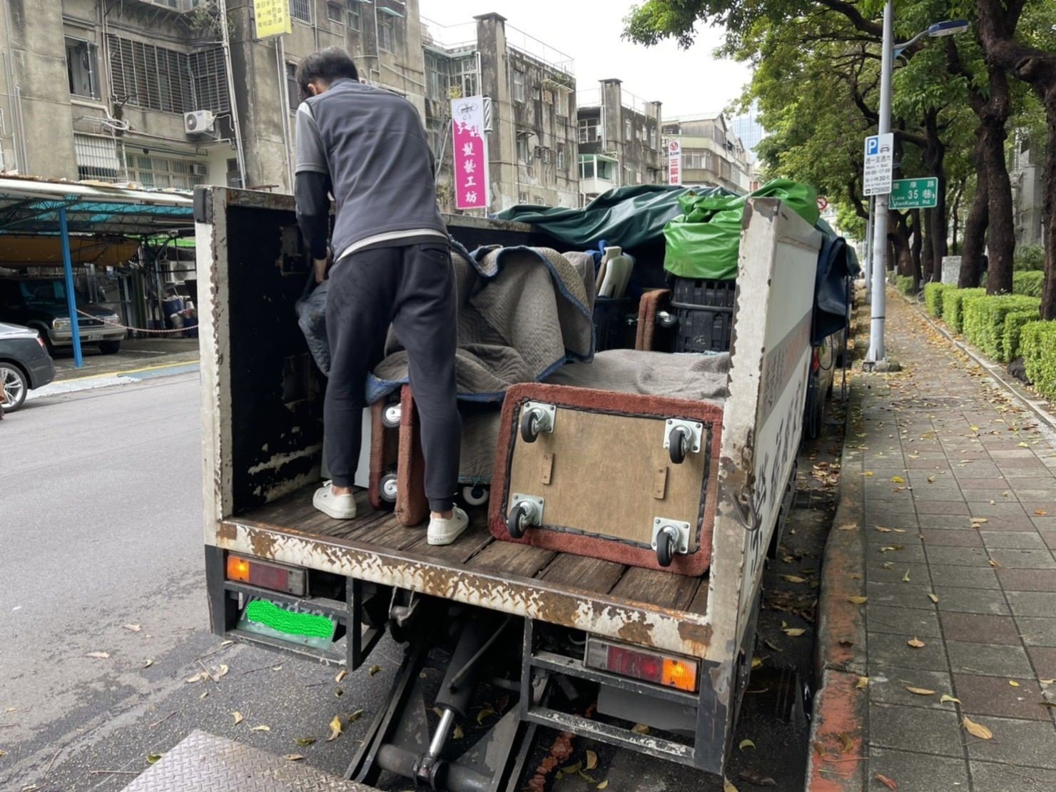 搬家公司推薦、新北搬家推薦【榮福搬家公司】南港搬家、桃園搬家公司推薦、台北搬家公司推薦、單件家具運送、搬醫療床、搬家具、冰箱搬運、基隆搬家、搬大型家電、床墊搬運、搬公司行號、家庭搬家、重物搬運、電動床搬運、搬鋼琴、醫療電動床搬運、搬工計時、搬運、人工搬運、大型家具搬運、家具拆裝、跨縣市搬家、搬家估價,針對顧客都秉持以用心實在專業搬家技巧,搬家實在用心值得您的信賴與選擇。歡迎來電咨詢02-2651-2727,榮福搬家有專員立即為您服務。 搬家公司推薦、新北搬家推薦【榮福搬家公司】南港搬家、桃園搬家公司推薦、台北搬家公司推薦、單件家具運送、搬醫療床、搬家具、冰箱搬運、基隆搬家、搬大型家電、床墊搬運、搬公司行號、家庭搬家、重物搬運、電動床搬運、搬鋼琴、醫療電動床搬運、搬工計時、搬運、人工搬運、大型家具搬運、家具拆裝、跨縣市搬家、搬家估價,針對顧客都秉持以用心實在專業搬家技巧,搬家實在用心值得您的信賴與選擇。歡迎來電咨詢02-2651-2727,榮福搬家有專員立即為您服務。