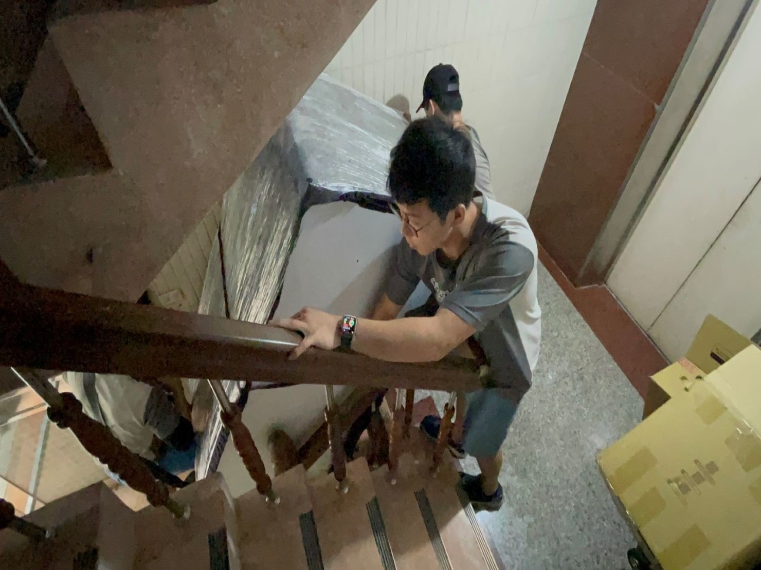 搬家公司推薦、新北搬家推薦【榮福搬家公司】南港搬家、精搬魚缸、桃園搬家公司推薦、台北搬家公司推薦、廢棄家具處理、廢棄家具清運、家庭廢棄物清運、清運、搬家、家具垃圾清運、搬家具、冰箱搬運、基隆搬家、搬洗衣機、搬家電、床墊搬運、搬保險櫃、搬金庫、搬公司行號、跨縣市搬家、搬沙發、家庭搬家、搬家首選、搬鋼琴、搬工、搬運、搬家紙箱,針對顧客都秉持以用心實在專業搬家技巧,搬家實在用心值得您的信賴與選擇。歡迎來電咨詢02-2651-2727,榮福搬家有專員立即為您服務。 搬家公司推薦、新北搬家推薦【榮福搬家公司】南港搬家、精搬魚缸、桃園搬家公司推薦、台北搬家公司推薦、廢棄家具處理、廢棄家具清運、家庭廢棄物清運、清運、搬家、家具垃圾清運、搬家具、冰箱搬運、基隆搬家、搬洗衣機、搬家電、床墊搬運、搬保險櫃、搬金庫、搬公司行號、跨縣市搬家、搬沙發、家庭搬家、搬家首選、搬鋼琴、搬工、搬運、搬家紙箱,針對顧客都秉持以用心實在專業搬家技巧,搬家實在用心值得您的信賴與選擇。歡迎來電咨詢02-2651-2727,榮福搬家有專員立即為您服務。