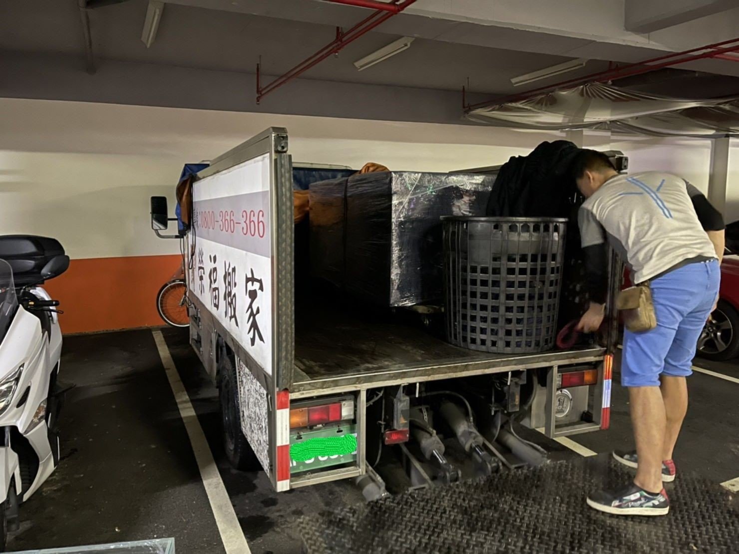 搬家公司推薦、新北搬家推薦【榮福搬家公司】南港搬家、精搬魚缸、桃園搬家公司推薦、台北搬家公司推薦、廢棄家具處理、廢棄家具清運、家庭廢棄物清運、清運、搬家、家具垃圾清運、搬家具、冰箱搬運、基隆搬家、搬洗衣機、搬家電、床墊搬運、搬保險櫃、搬金庫、搬公司行號、跨縣市搬家、家庭搬家、搬家首選、搬鋼琴、搬工、搬運、搬家紙箱,針對顧客都秉持以用心實在專業搬家技巧,搬家實在用心值得您的信賴與選擇。歡迎來電咨詢02-2651-2727,榮福搬家有專員立即為您服務。 搬家公司推薦、新北搬家推薦【榮福搬家公司】南港搬家、精搬魚缸、桃園搬家公司推薦、台北搬家公司推薦、廢棄家具處理、廢棄家具清運、家庭廢棄物清運、清運、搬家、家具垃圾清運、搬家具、冰箱搬運、基隆搬家、搬洗衣機、搬家電、床墊搬運、搬保險櫃、搬金庫、搬公司行號、跨縣市搬家、家庭搬家、搬家首選、搬鋼琴、搬工、搬運、搬家紙箱,針對顧客都秉持以用心實在專業搬家技巧,搬家實在用心值得您的信賴與選擇。歡迎來電咨詢02-2651-2727,榮福搬家有專員立即為您服務。