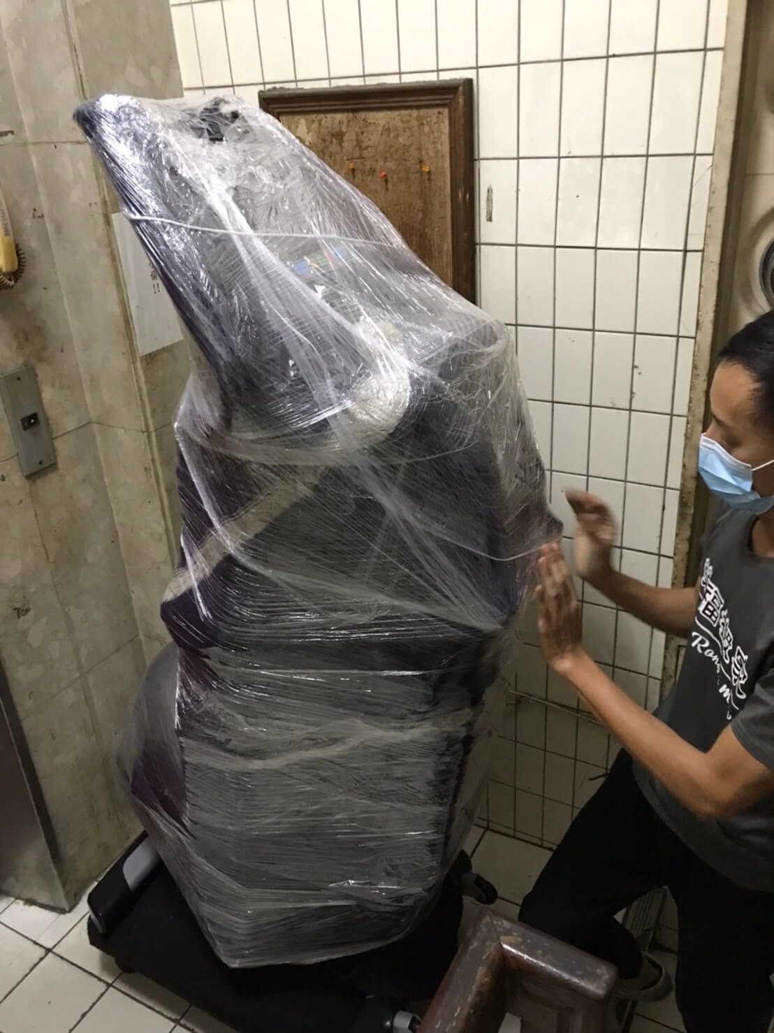 搬家公司推薦、新北搬家推薦【榮福搬家公司】南港搬家、桃園搬家公司推薦、台北搬家公司推薦搬運動器材、運動器材設備搬運、搬居家跑步機、搬滑步機、搬橢圓機、搬跑步機、搬深蹲架、搬種訓架、各式居家搬運動設備、重量深蹲架、健身房運動器材搬運【榮福搬家】具各項搬運設備及搬運動器材知識與技巧,也有各項物件拆裝的專門技能,破百公斤的設備器材、「專業搬運、用心服務、以客為尊」是榮福搬家公司的宗旨與精神。歡迎立即來電02-2651-2727專人服務。 搬家公司推薦、新北搬家推薦【榮福搬家公司】南港搬家、桃園搬家公司推薦、台北搬家公司推薦搬運動器材、運動器材設備搬運、搬居家跑步機、搬滑步機、搬橢圓機、搬跑步機、搬深蹲架、搬種訓架、各式居家搬運動設備、重量深蹲架、健身房運動器材搬運【榮福搬家】具各項搬運設備及搬運動器材知識與技巧,也有各項物件拆裝的專門技能,破百公斤的設備器材、「專業搬運、用心服務、以客為尊」是榮福搬家公司的宗旨與精神。歡迎立即來電02-2651-2727專人服務。