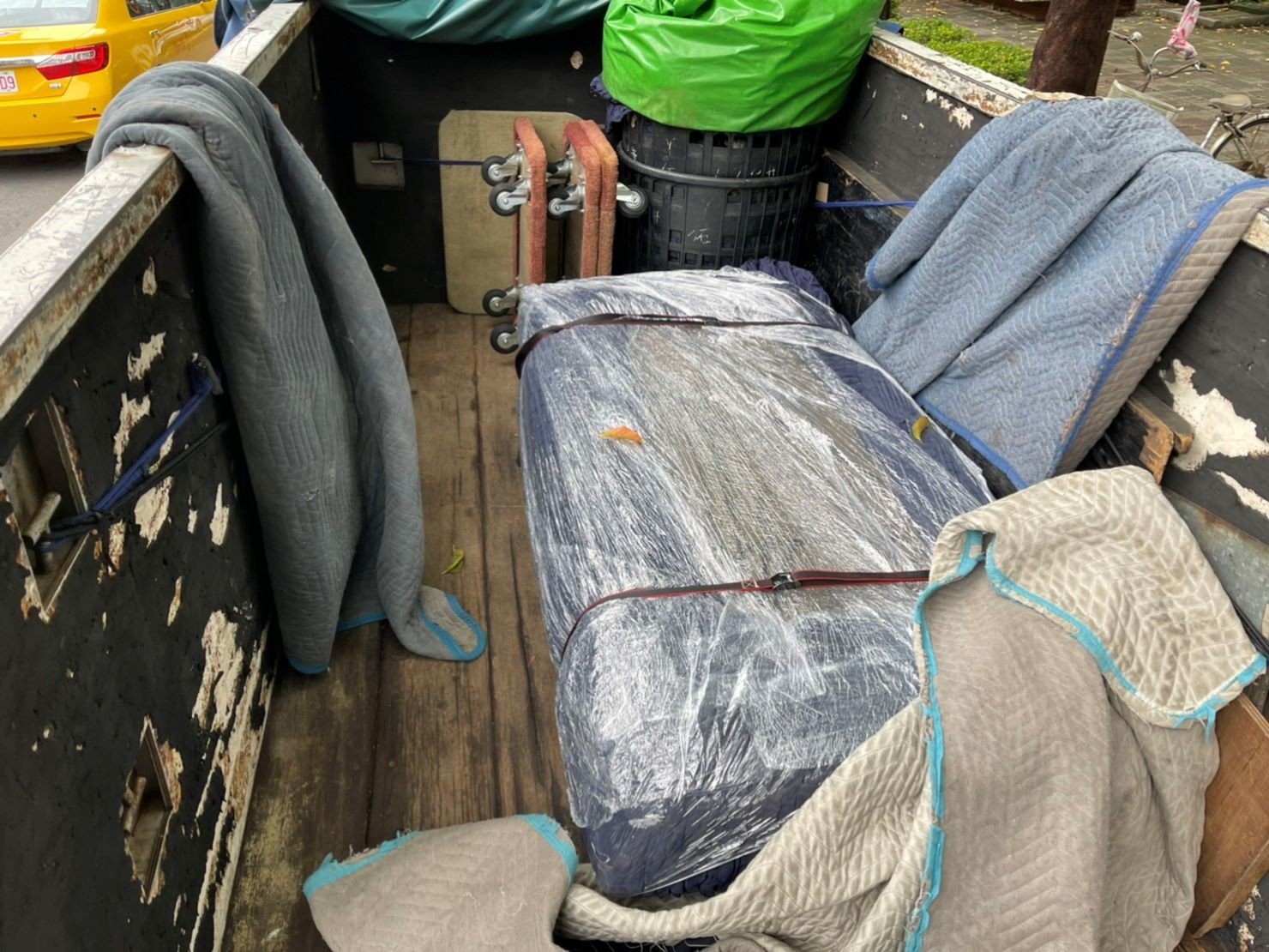 搬家公司推薦、新北搬家推薦【榮福搬家公司】南港搬家、桃園搬家公司推薦、台北搬家公司推薦、單件家具運送、搬醫療床、搬家具、冰箱搬運、基隆搬家、搬大型家電、床墊搬運、搬公司行號、家庭搬家、重物搬運、電動床搬運、搬鋼琴、醫療電動床搬運、搬工計時、搬運、人工搬運、大型家具搬運、家具拆裝、跨縣市搬家、搬家估價,針對顧客都秉持以用心實在專業搬家技巧,搬家實在用心值得您的信賴與選擇。歡迎來電咨詢02-2651-2727,榮福搬家有專員立即為您服務。 搬家公司推薦、新北搬家推薦【榮福搬家公司】南港搬家、桃園搬家公司推薦、台北搬家公司推薦、單件家具運送、搬醫療床、搬家具、冰箱搬運、基隆搬家、搬大型家電、床墊搬運、搬公司行號、家庭搬家、重物搬運、電動床搬運、搬鋼琴、醫療電動床搬運、搬工計時、搬運、人工搬運、大型家具搬運、家具拆裝、跨縣市搬家、搬家估價,針對顧客都秉持以用心實在專業搬家技巧,搬家實在用心值得您的信賴與選擇。歡迎來電咨詢02-2651-2727,榮福搬家有專員立即為您服務。