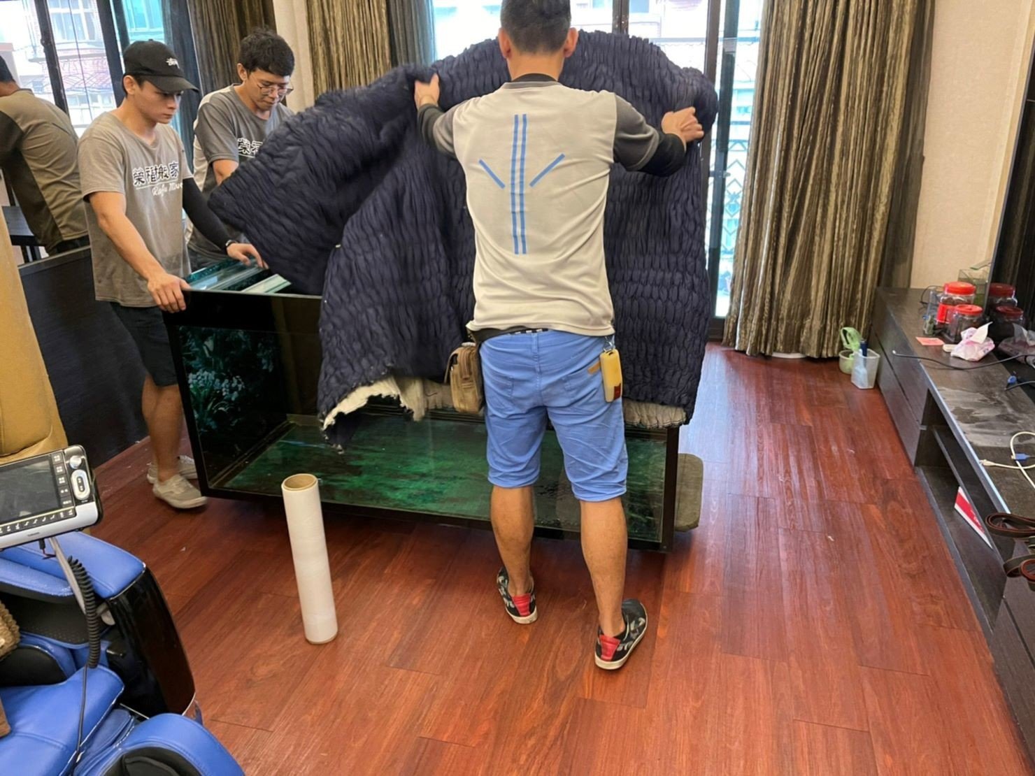 搬家公司推薦、新北搬家推薦【榮福搬家公司】南港搬家、精搬魚缸、桃園搬家公司推薦、台北搬家公司推薦、廢棄家具處理、廢棄家具清運、家庭廢棄物清運、清運、搬家、家具垃圾清運、搬家具、冰箱搬運、基隆搬家、搬洗衣機、搬家電、床墊搬運、搬保險櫃、搬金庫、搬公司行號、跨縣市搬家、家庭搬家、搬家首選、搬鋼琴、搬工、搬運、搬家紙箱,針對顧客都秉持以用心實在專業搬家技巧,搬家實在用心值得您的信賴與選擇。歡迎來電咨詢02-2651-2727,榮福搬家有專員立即為您服務。 搬家公司推薦、新北搬家推薦【榮福搬家公司】南港搬家、精搬魚缸、桃園搬家公司推薦、台北搬家公司推薦、廢棄家具處理、廢棄家具清運、家庭廢棄物清運、清運、搬家、家具垃圾清運、搬家具、冰箱搬運、基隆搬家、搬洗衣機、搬家電、床墊搬運、搬保險櫃、搬金庫、搬公司行號、跨縣市搬家、家庭搬家、搬家首選、搬鋼琴、搬工、搬運、搬家紙箱,針對顧客都秉持以用心實在專業搬家技巧,搬家實在用心值得您的信賴與選擇。歡迎來電咨詢02-2651-2727,榮福搬家有專員立即為您服務。