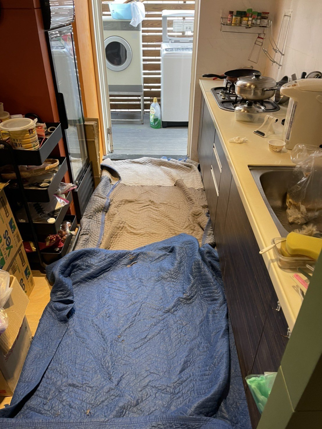 盆栽搬運、搬重物【榮福搬家公司】石墩搬運、搬石頭桌椅、搬洗衣機、搬醫療床、搬神明桌、精搬金庫、搬保險櫃、精搬魚缸、精搬鋼琴、家庭搬家、跨縣市搬家、搬工計時、人力搬運、搬運、搬床墊、冰箱搬運、搬家具、搬家首選、吊掛搬運、吊家具搬運、特殊重物搬運、專搬重物、搬重物技巧、新北搬家公司推薦、搬家車、搬家公司、基隆搬家、南港搬家、桃園搬家公司推薦、台北搬家公司推薦:大台北搬家,精緻包裝搬運「細膩包裝、專業搬運、用心服務、以客為尊」是榮福搬家公司的宗旨與精神。歡迎立即來電02-2651-2727專人服務。 盆栽搬運、搬重物【榮福搬家公司】石墩搬運、搬石頭桌椅、搬洗衣機、搬醫療床、搬神明桌、精搬金庫、搬保險櫃、精搬魚缸、精搬鋼琴、家庭搬家、跨縣市搬家、搬工計時、人力搬運、搬運、搬床墊、冰箱搬運、搬家具、搬家首選、吊掛搬運、吊家具搬運、特殊重物搬運、專搬重物、搬重物技巧、新北搬家公司推薦、搬家車、搬家公司、基隆搬家、南港搬家、桃園搬家公司推薦、台北搬家公司推薦:大台北搬家,精緻包裝搬運「細膩包裝、專業搬運、用心服務、以客為尊」是榮福搬家公司的宗旨與精神。歡迎立即來電02-2651-2727專人服務。