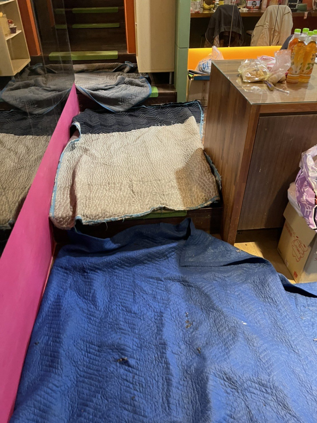 盆栽搬運、搬重物【榮福搬家公司】石墩搬運、搬石頭桌椅、搬洗衣機、搬醫療床、搬神明桌、精搬金庫、搬保險櫃、精搬魚缸、精搬鋼琴、家庭搬家、跨縣市搬家、搬工計時、人力搬運、搬運、搬床墊、冰箱搬運、搬家具、搬家首選、吊掛搬運、吊家具搬運、特殊重物搬運、專搬重物、搬重物技巧、新北搬家公司推薦、搬家車、搬家公司、基隆搬家、南港搬家、桃園搬家公司推薦、台北搬家公司推薦:大台北搬家,精緻包裝搬運「細膩包裝、專業搬運、用心服務、以客為尊」是榮福搬家公司的宗旨與精神。歡迎立即來電02-2651-2727專人服務。 盆栽搬運、搬重物【榮福搬家公司】石墩搬運、搬石頭桌椅、搬洗衣機、搬醫療床、搬神明桌、精搬金庫、搬保險櫃、精搬魚缸、精搬鋼琴、家庭搬家、跨縣市搬家、搬工計時、人力搬運、搬運、搬床墊、冰箱搬運、搬家具、搬家首選、吊掛搬運、吊家具搬運、特殊重物搬運、專搬重物、搬重物技巧、新北搬家公司推薦、搬家車、搬家公司、基隆搬家、南港搬家、桃園搬家公司推薦、台北搬家公司推薦:大台北搬家,精緻包裝搬運「細膩包裝、專業搬運、用心服務、以客為尊」是榮福搬家公司的宗旨與精神。歡迎立即來電02-2651-2727專人服務。