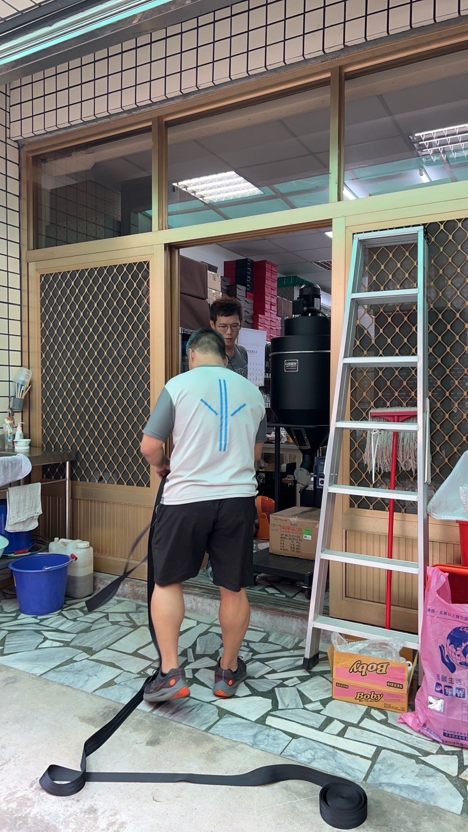 咖啡廠房商用烘豆機搬運、個人工作室烘豆機搬運、搬特殊重物商用烘豆機【榮福搬家】搬特殊重物落地型烘豆機、搬桌上型烘豆機、搬咖啡烘配去石機、搬咖啡烘焙剔石機、搬咖啡豆風選機、搬咖啡豆檢石機、搬咖啡豆選石機、營業用攪拌機搬運、營業用冰箱精緻包裝、營業用烤箱搬遷、麵包切割機、營業用冰箱搬遷、工作檯包裝,工作桌,台北搬家公司推薦:大台北搬家,精緻包裝搬運「細膩包裝、專業搬運、用心服務、以客為尊」是榮福搬家公司的宗旨與精神。歡迎立即來電02-2651-2727專人服務。 咖啡廠房商用烘豆機搬運、個人工作室烘豆機搬運、搬特殊重物商用烘豆機【榮福搬家】搬特殊重物落地型烘豆機、搬桌上型烘豆機、搬咖啡烘配去石機、搬咖啡烘焙剔石機、搬咖啡豆風選機、搬咖啡豆檢石機、搬咖啡豆選石機、營業用攪拌機搬運、營業用冰箱精緻包裝、營業用烤箱搬遷、麵包切割機、營業用冰箱搬遷、工作檯包裝,工作桌,台北搬家公司推薦:大台北搬家,精緻包裝搬運「細膩包裝、專業搬運、用心服務、以客為尊」是榮福搬家公司的宗旨與精神。歡迎立即來電02-2651-2727專人服務。