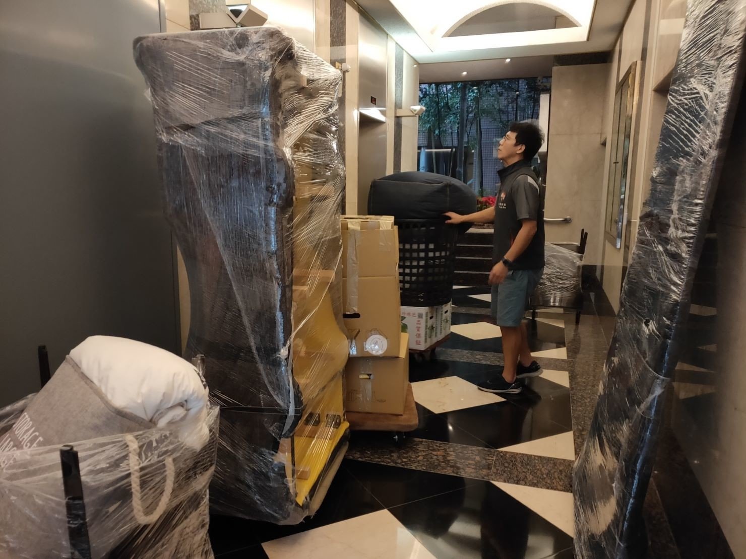 搬家公司推薦、台北搬家公司推薦【榮福搬家公司】南港搬家、桃園搬家公司推薦、新北搬家推薦、搬家具、冰箱搬運、基隆搬家、搬大型家電、床墊搬運、搬公司行號、家庭搬家、搬鋼琴、搬家首選、搬家達人、大型家具搬運、搬工、搬運、搬家紙箱、大型家具搬運、跨縣市搬家、單件家具運送、搬家車、搬家估價,針對顧客都秉持以用心實在專業搬家技巧,搬家實在用心值得您的信賴與選擇。歡迎來電咨詢02-2651-2727,榮福搬家有專員立即為您服務。 搬家公司推薦、台北搬家公司推薦【榮福搬家公司】南港搬家、桃園搬家公司推薦、新北搬家推薦、搬家具、冰箱搬運、基隆搬家、搬大型家電、床墊搬運、搬公司行號、家庭搬家、搬鋼琴、搬家首選、搬家達人、大型家具搬運、搬工、搬運、搬家紙箱、大型家具搬運、跨縣市搬家、單件家具運送、搬家車、搬家估價,針對顧客都秉持以用心實在專業搬家技巧,搬家實在用心值得您的信賴與選擇。歡迎來電咨詢02-2651-2727,榮福搬家有專員立即為您服務。