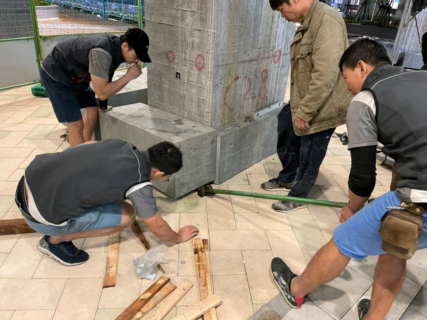 重物搬運/南港搬家【榮福搬家公司】搬洗衣機、搬披薩窯、精搬金庫、搬保險櫃、精搬魚缸、跨縣搬家、搬工派遣、搬床墊、搬冰箱、搬家具、搬家首選、吊掛搬運、吊家具搬運、台北搬家公司推薦:大台北搬家、新北搬家推薦,精緻包裝搬運「細膩包裝、專業搬運、用心服務、以客為尊」是榮福搬家公司的宗旨與精神。歡迎立即來電02-2651-2727專人服務。 重物搬運/南港搬家【榮福搬家公司】搬洗衣機、搬披薩窯、精搬金庫、搬保險櫃、精搬魚缸、跨縣搬家、搬工派遣、搬床墊、搬冰箱、搬家具、搬家首選、吊掛搬運、吊家具搬運、台北搬家公司推薦:大台北搬家、新北搬家推薦,精緻包裝搬運「細膩包裝、專業搬運、用心服務、以客為尊」是榮福搬家公司的宗旨與精神。歡迎立即來電02-2651-2727專人服務。