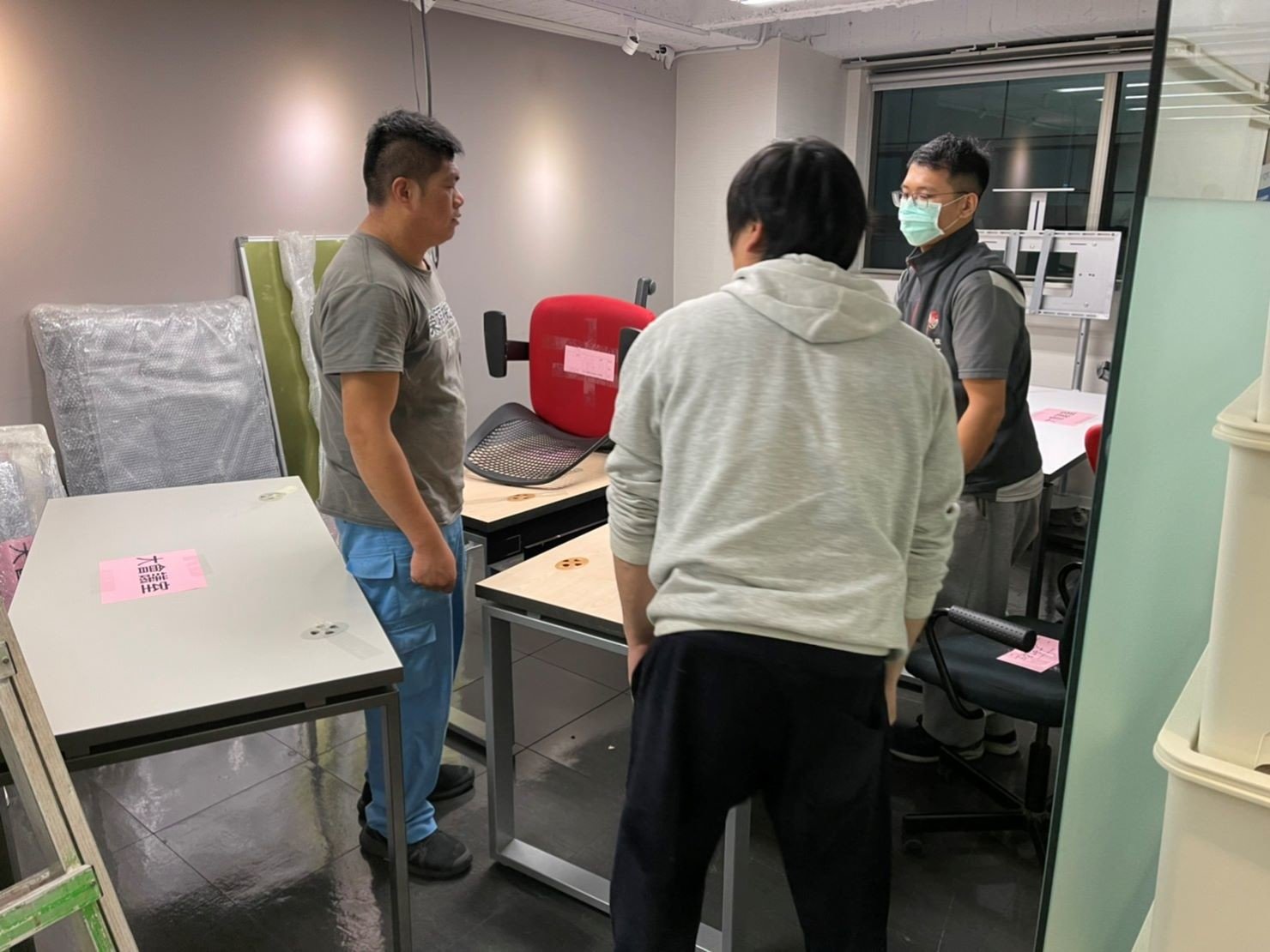 搬家公司推薦、台北搬家推薦【榮福搬家公司】南港搬家、桃園搬家公司推薦、新北搬家公司推薦、企業搬運服務、搬公司行號、廠房遷移、屏風拆裝、公司行號搬遷、政府機關搬遷、百貨專櫃遷移、學校單位搬遷、雜貨店搬遷、精緻包裝、家庭搬家、搬鋼琴、搬工、搬家公司紙箱、黃色膠帶、搬家估價、基隆搬家、家具拆裝、搬家具,針對顧客都秉持以用心實在專業搬家技巧,搬家實在用心值得您的信賴與選擇。歡迎來電咨詢02-2651-2727,榮福搬家有專員立即為您服務。 搬家公司推薦、台北搬家推薦【榮福搬家公司】南港搬家、桃園搬家公司推薦、新北搬家公司推薦、企業搬運服務、搬公司行號、廠房遷移、屏風拆裝、公司行號搬遷、政府機關搬遷、百貨專櫃遷移、學校單位搬遷、雜貨店搬遷、精緻包裝、家庭搬家、搬鋼琴、搬工、搬家公司紙箱、黃色膠帶、搬家估價、基隆搬家、家具拆裝、搬家具,針對顧客都秉持以用心實在專業搬家技巧,搬家實在用心值得您的信賴與選擇。歡迎來電咨詢02-2651-2727,榮福搬家有專員立即為您服務。