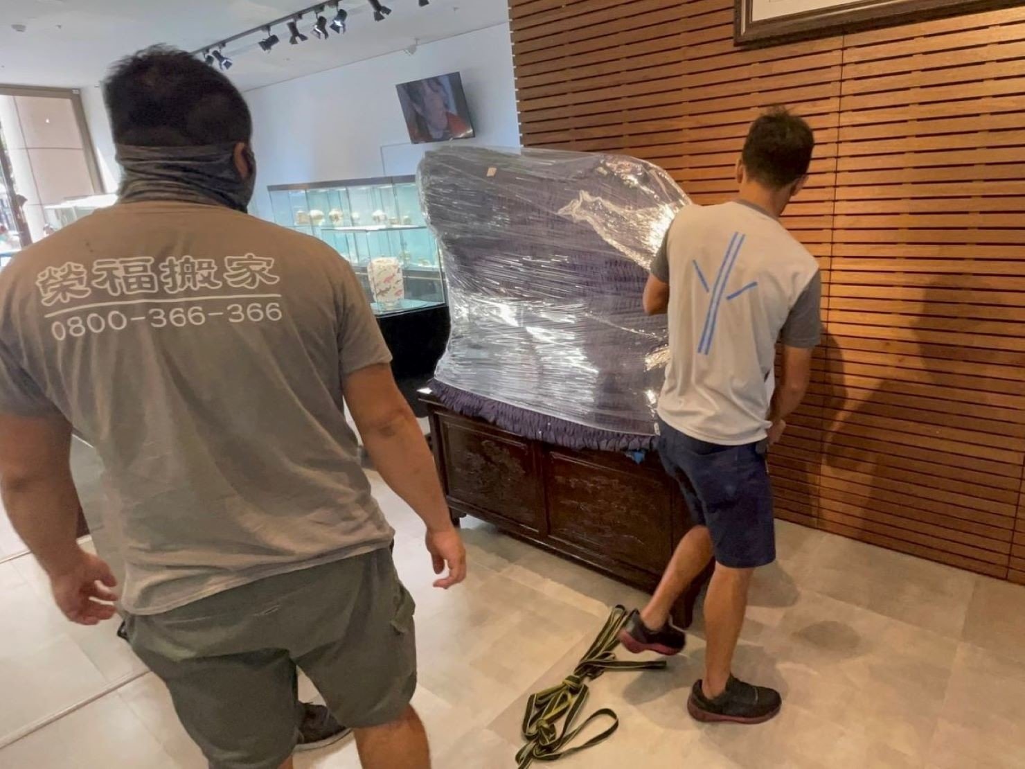 台北精搬貴重藝術品∣南港精搬貴重藝術品∣新北精搬貴重藝術品∣雙北精搬貴重藝術品∣汐止精搬貴重藝術品∣中永和精搬貴重藝術品∣板橋精搬貴重藝術品∣五股精搬貴重藝術品∣基隆精搬貴重藝術品∣桃園精搬貴重藝術品∣專業搬玉石藝術品推薦【榮福搬家公司】具專業團隊擁有精緻包裝組及重物搬運組,能依據業主、顧客需求分派其專業團隊組,進行各項藝術品專業安全搬運服務;給予最優質、放心各項搬家、搬運需求。 台北精搬貴重藝術品∣南港精搬貴重藝術品∣新北精搬貴重藝術品∣雙北精搬貴重藝術品∣汐止精搬貴重藝術品∣中永和精搬貴重藝術品∣板橋精搬貴重藝術品∣五股精搬貴重藝術品∣基隆精搬貴重藝術品∣桃園精搬貴重藝術品∣專業搬玉石藝術品推薦【榮福搬家公司】具專業團隊擁有精緻包裝組及重物搬運組,能依據業主、顧客需求分派其專業團隊組,進行各項藝術品專業安全搬運服務;給予最優質、放心各項搬家、搬運需求。