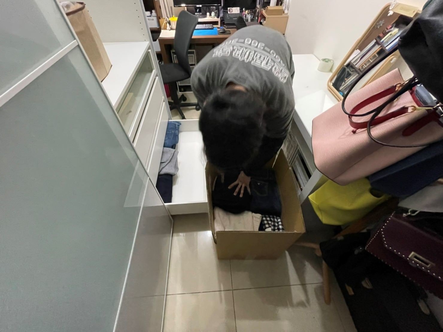 搬家公司推薦、新北搬家公司推薦【榮福搬家公司】精緻包裝搬運「細膩包裝、專業搬運、用心服務、以客為尊」是榮福搬家公司的宗旨與精神:搬家首選、南港搬家、桃園搬家公司推薦、台北搬家公司推薦、精緻搬家、精緻包裝、搬家達人、搬家具、冰箱搬運、基隆搬家、搬家電、床墊搬運、跨縣市搬家、家庭搬家、鋼琴搬運、搬工計時、搬運、搬家紙箱、搬家打包材料,針對顧客都秉持以用心實在專業搬家技巧,搬家實在用心值得您的信賴與選擇。歡迎來電咨詢02-2651-2727,榮福搬家有專員立即為您服務。 搬家公司推薦、新北搬家公司推薦【榮福搬家公司】精緻包裝搬運「細膩包裝、專業搬運、用心服務、以客為尊」是榮福搬家公司的宗旨與精神:搬家首選、南港搬家、桃園搬家公司推薦、台北搬家公司推薦、精緻搬家、精緻包裝、搬家達人、搬家具、冰箱搬運、基隆搬家、搬家電、床墊搬運、跨縣市搬家、家庭搬家、鋼琴搬運、搬工計時、搬運、搬家紙箱、搬家打包材料,針對顧客都秉持以用心實在專業搬家技巧,搬家實在用心值得您的信賴與選擇。歡迎來電咨詢02-2651-2727,榮福搬家有專員立即為您服務。