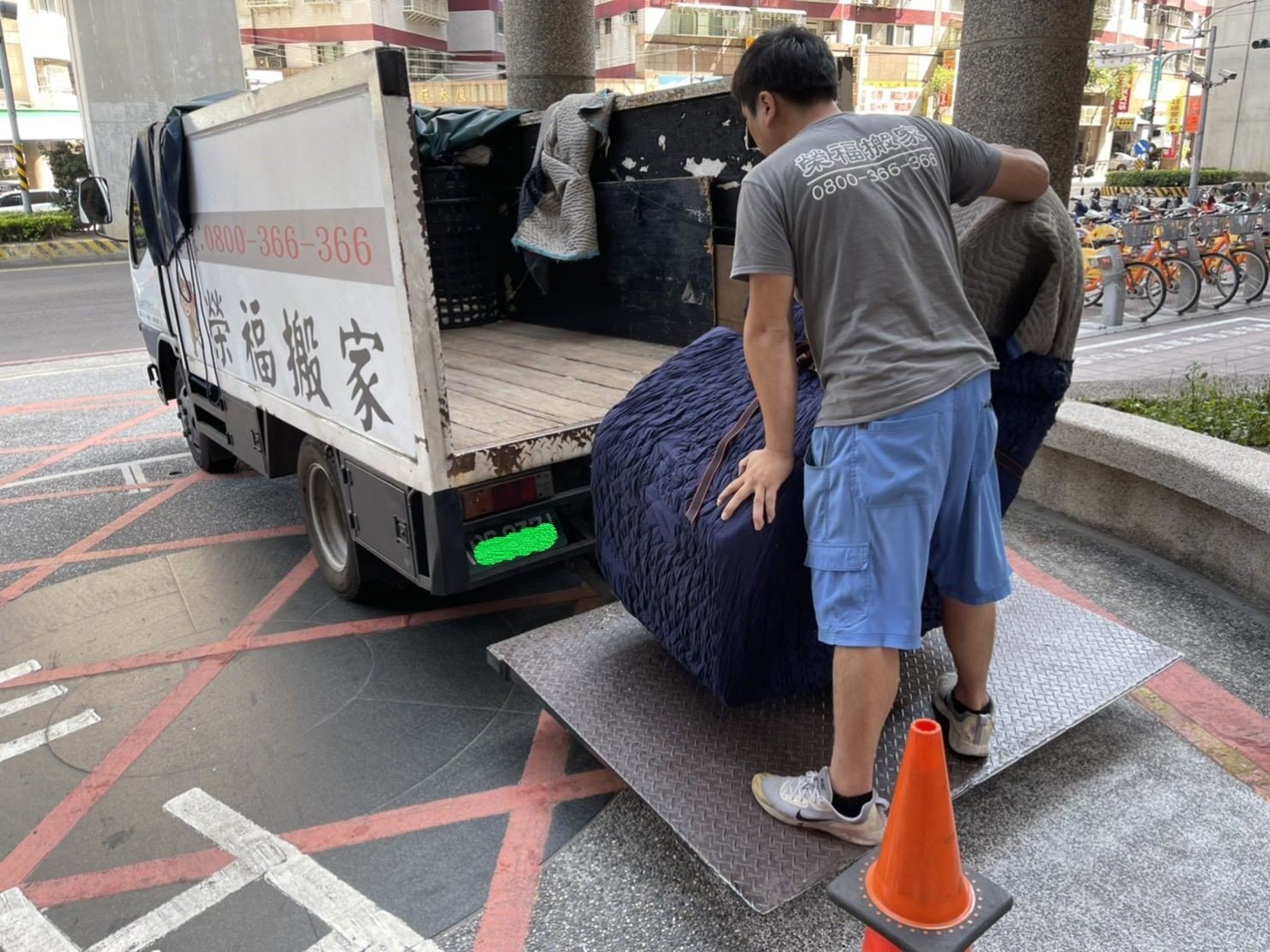 特殊重物搬運、搬按摩椅【榮福搬家公司】搬洗衣機、搬醫療床、搬電動床、搬電動醫療床、居家照護電動床搬運、搬披薩窯、精搬金庫、搬保險櫃、精搬魚缸、專搬鋼琴、搬三角琴、搬平台式鋼琴、搬重物、專搬重物、跨縣市搬家、搬工計時、人工搬運、搬床墊、搬冰箱、搬家具、大型家電搬運、搬神明桌、搬家首選、吊掛搬運、吊家具搬運、單件家具運送、單一重物搬運、重物搬運唯一首選、搬重物好評推薦、重物搬運口碑第一、家庭搬家、健身器材搬運、搬運動設備、南港搬家、基隆搬家、桃園搬家公司推薦、新北搬家公司推薦、台北搬家公司推薦:大台北搬家,精緻包裝搬運「細膩包裝、專業搬運、用心服務、以客為尊」是榮福搬家公司的宗旨與精神。歡迎立即來電02-2651-2727專人服務。 特殊重物搬運、搬按摩椅【榮福搬家公司】搬洗衣機、搬醫療床、搬電動床、搬電動醫療床、居家照護電動床搬運、搬披薩窯、精搬金庫、搬保險櫃、精搬魚缸、專搬鋼琴、搬三角琴、搬平台式鋼琴、搬重物、專搬重物、跨縣市搬家、搬工計時、人工搬運、搬床墊、搬冰箱、搬家具、大型家電搬運、搬神明桌、搬家首選、吊掛搬運、吊家具搬運、單件家具運送、單一重物搬運、重物搬運唯一首選、搬重物好評推薦、重物搬運口碑第一、家庭搬家、健身器材搬運、搬運動設備、南港搬家、基隆搬家、桃園搬家公司推薦、新北搬家公司推薦、台北搬家公司推薦:大台北搬家,精緻包裝搬運「細膩包裝、專業搬運、用心服務、以客為尊」是榮福搬家公司的宗旨與精神。歡迎立即來電02-2651-2727專人服務。
